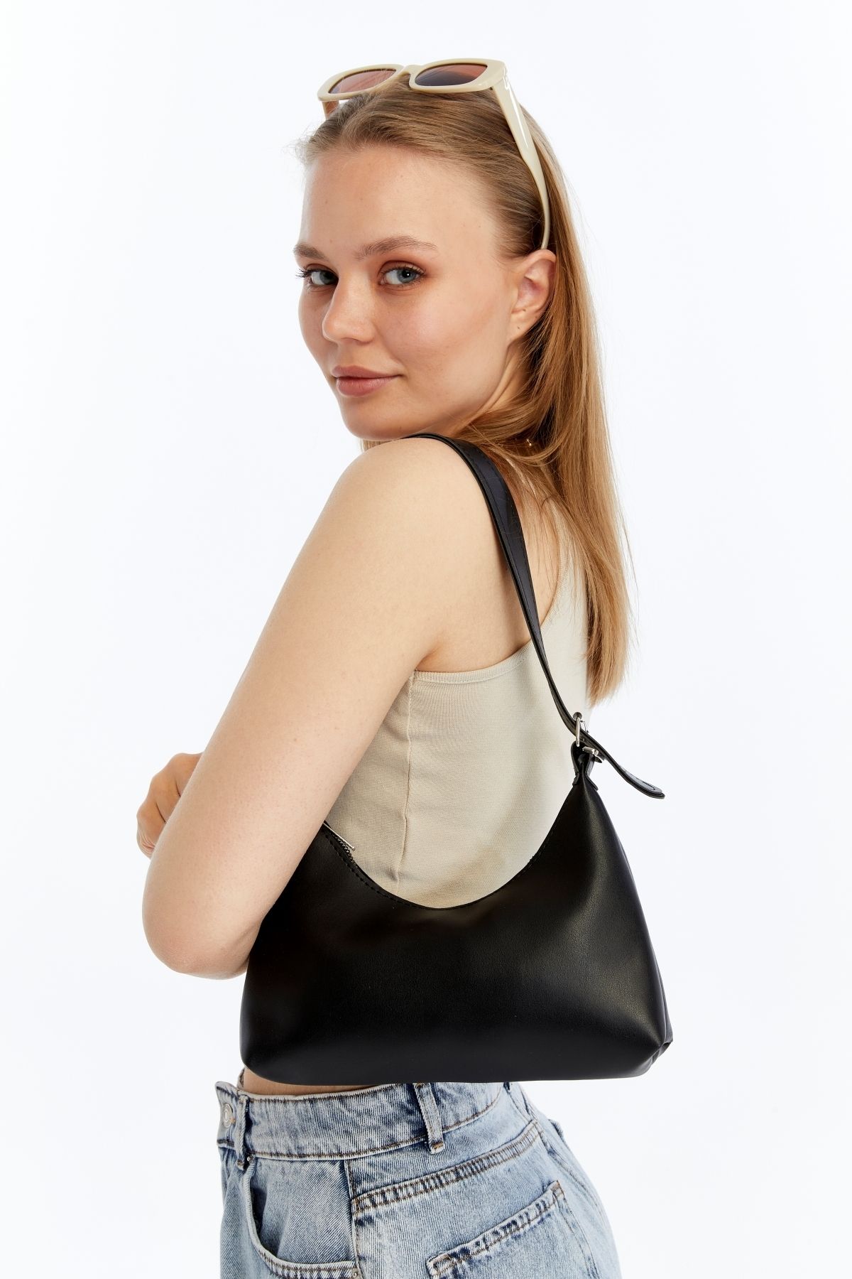 shop Minimalist Siyah Kadın Omuz Çantası - Günlük & Şık Kullanım