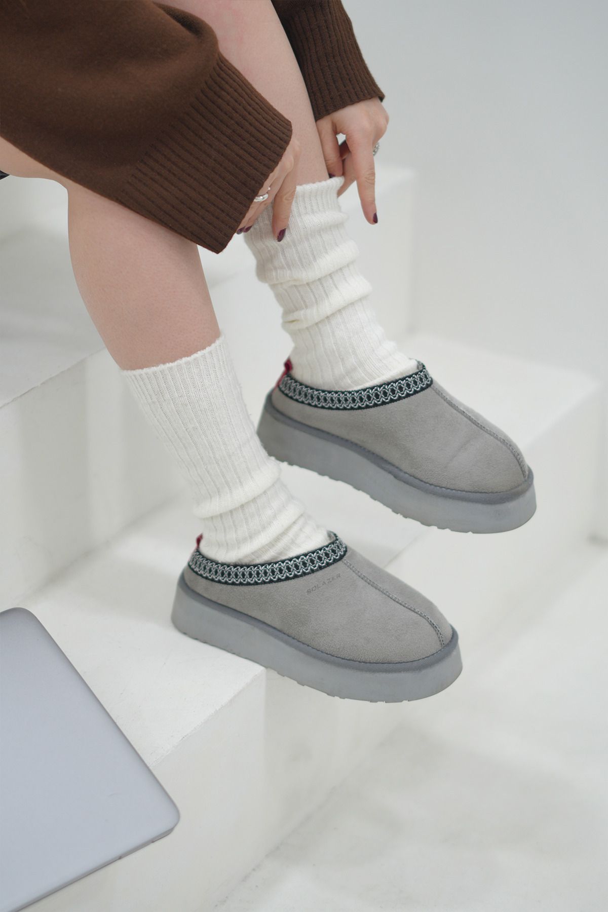 Elvin Shoe Kadın Terlik - Gri Kürklü Kalın Tabanlı