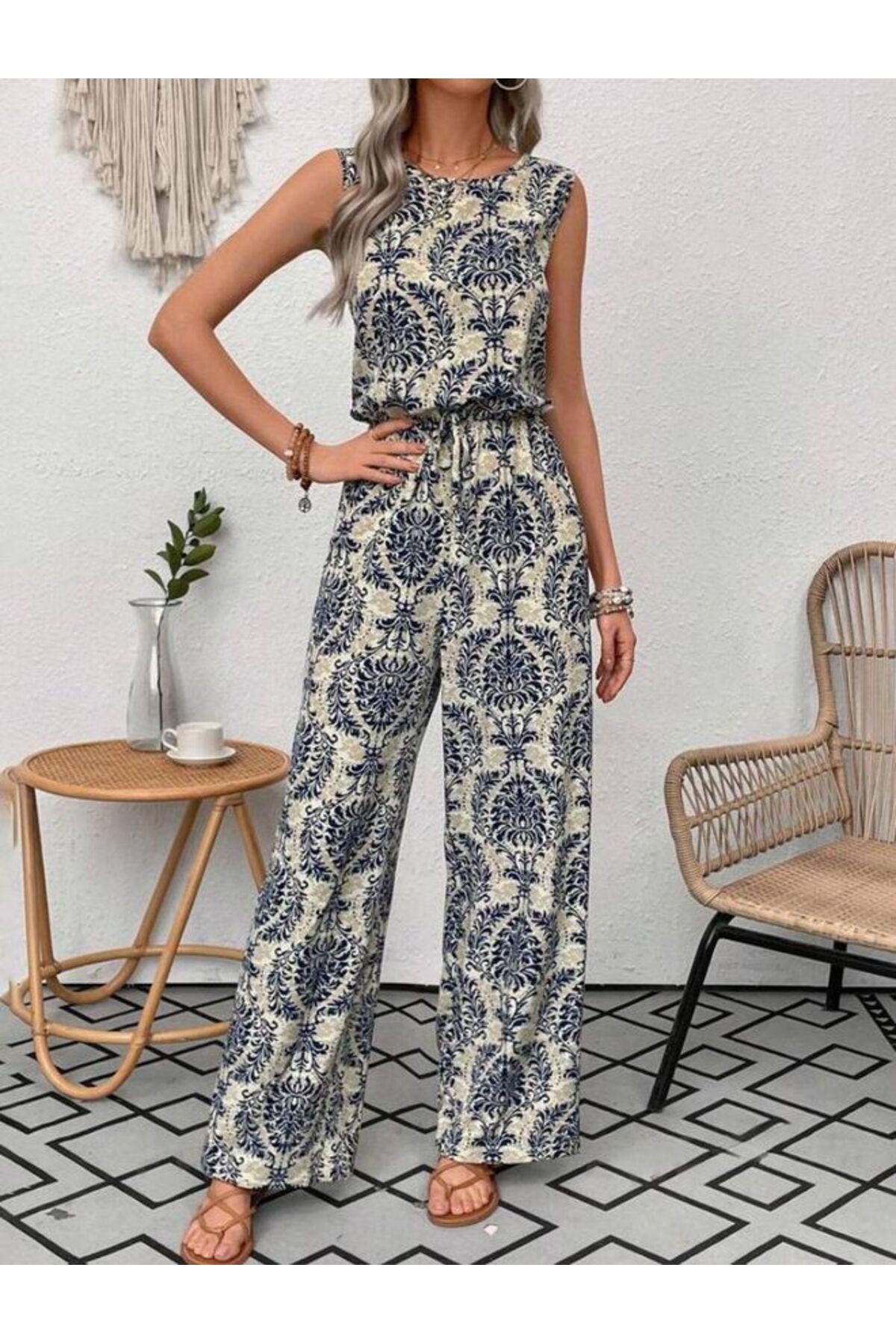 Butik Önden Bağcıklı Kolsuz Desenli Süprem Kumaş Tulum