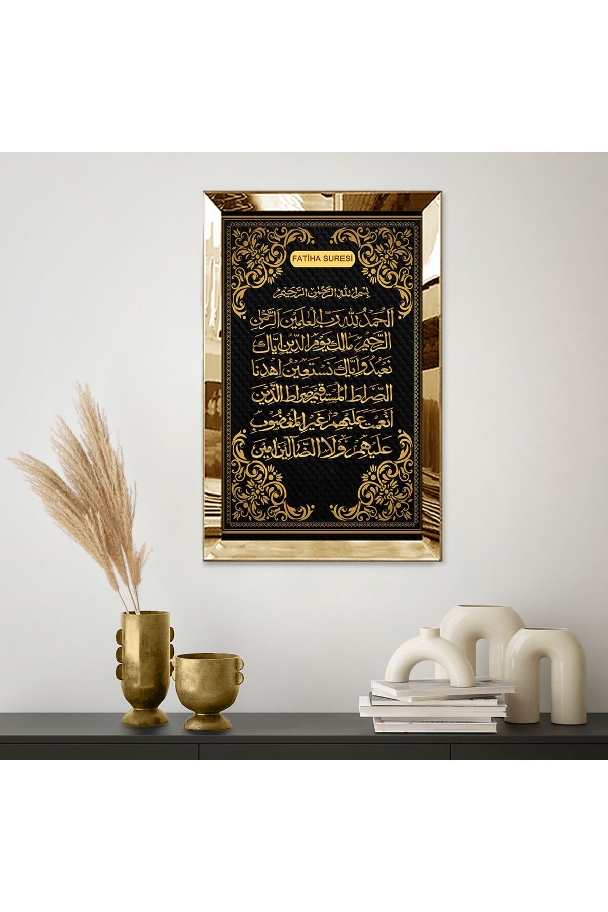 Zevahir Mobilya Dekorasyon GOLD AYNALI PLEKSİ ÇERÇEVELİ SİYAH ARKA PLANLI GOLD DESENLİ FATİHA SURESİ MDF TABLO