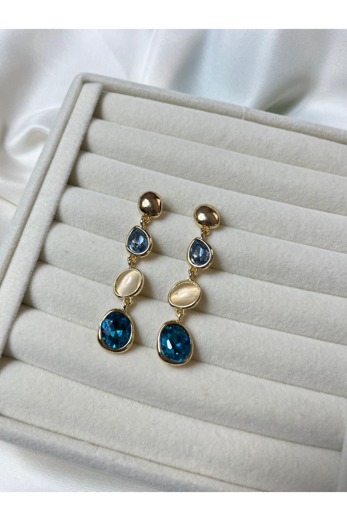 Orvix Accessories Gold Mavi Motifli Kararmaz Sallantılı Vintage Kadın Yazlık Küpe Abiye Küpe Hediyelik Küpe
