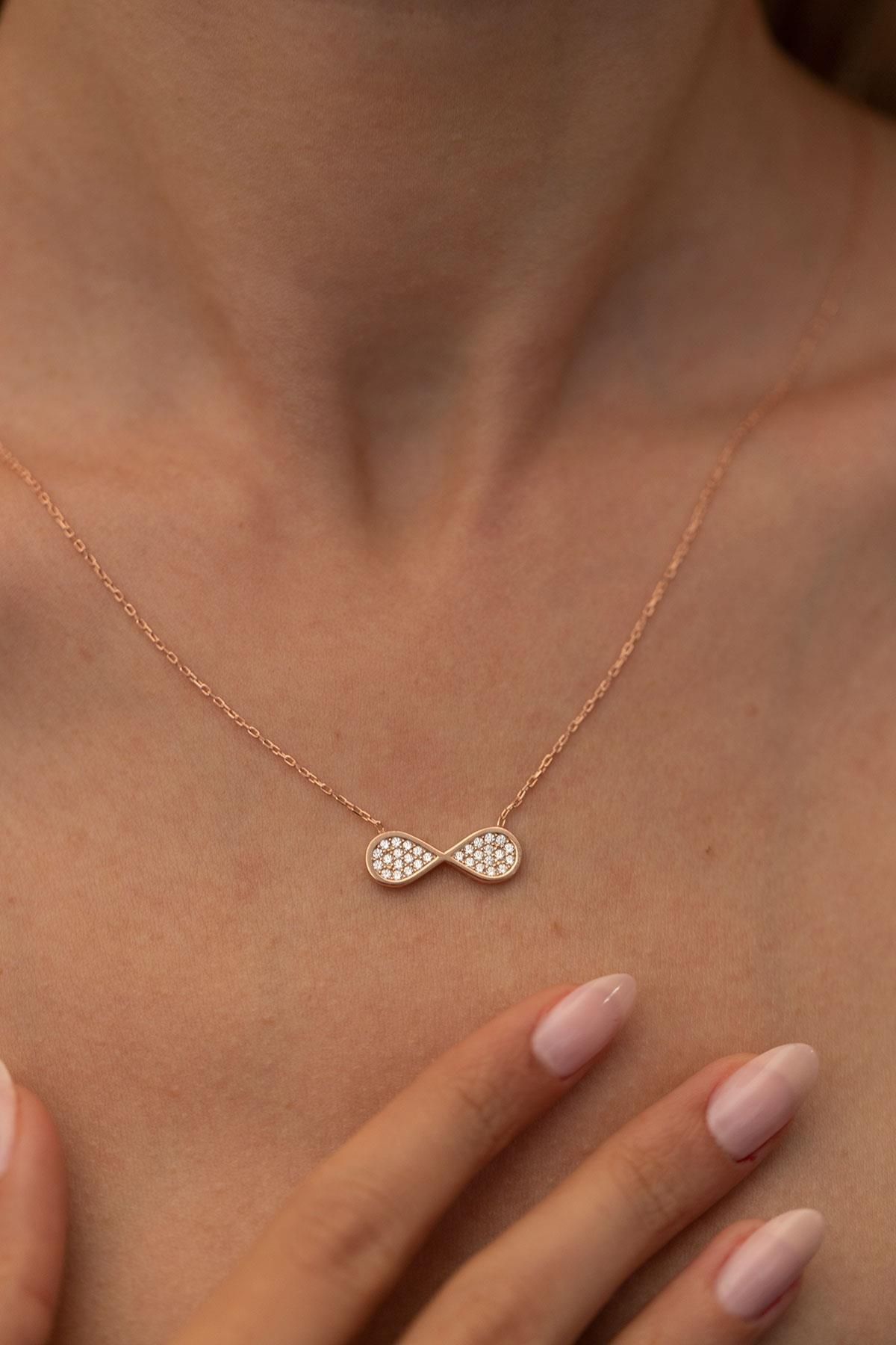 Ninova Silver Sonsuzluk Model Rose Kaplama Gümüş Zirconia Kolye