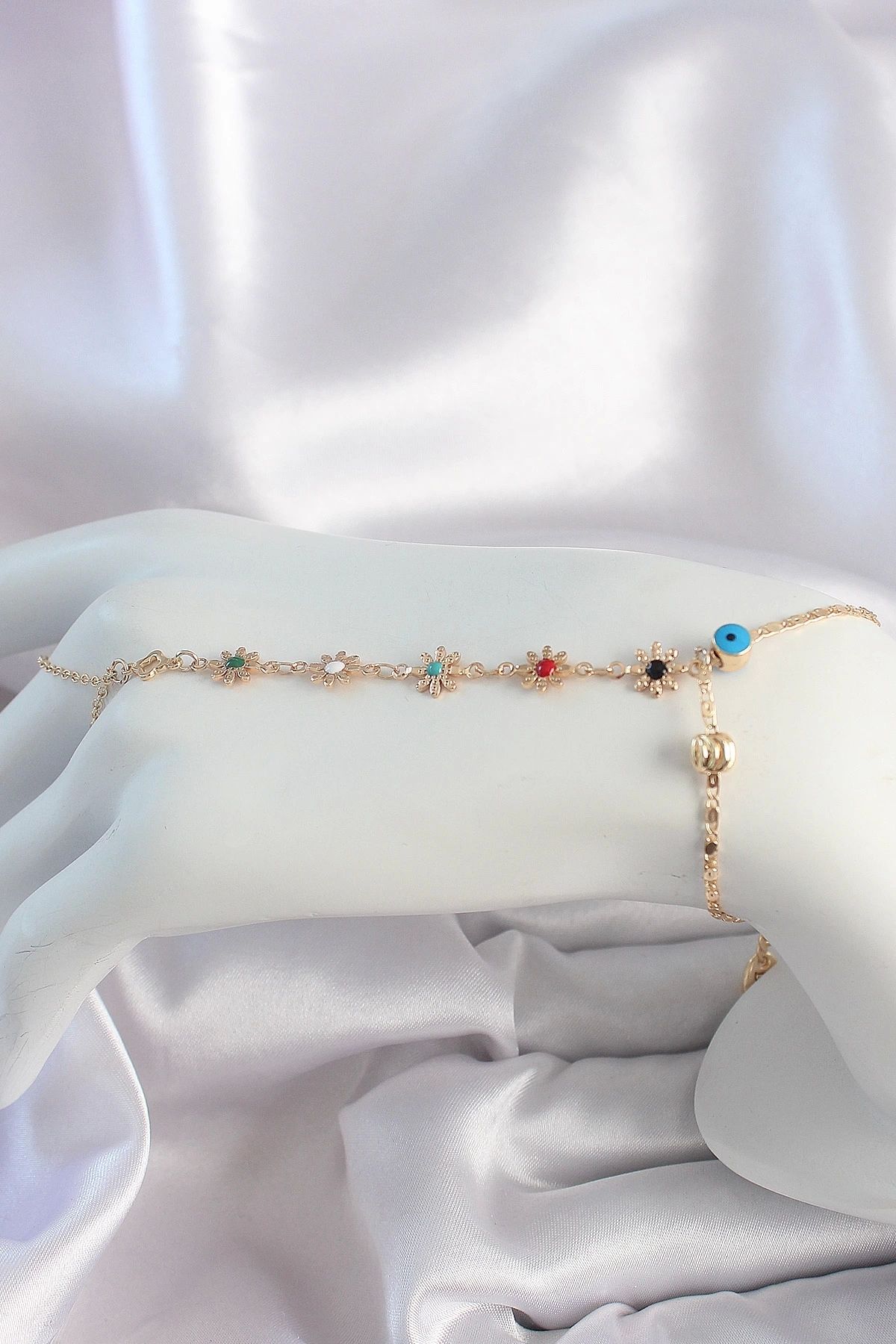 GLIMMERY Pirinç Gold Renk Renkli Taşlı Çiçek Model Nazar Boncuk Detay Şahmeran