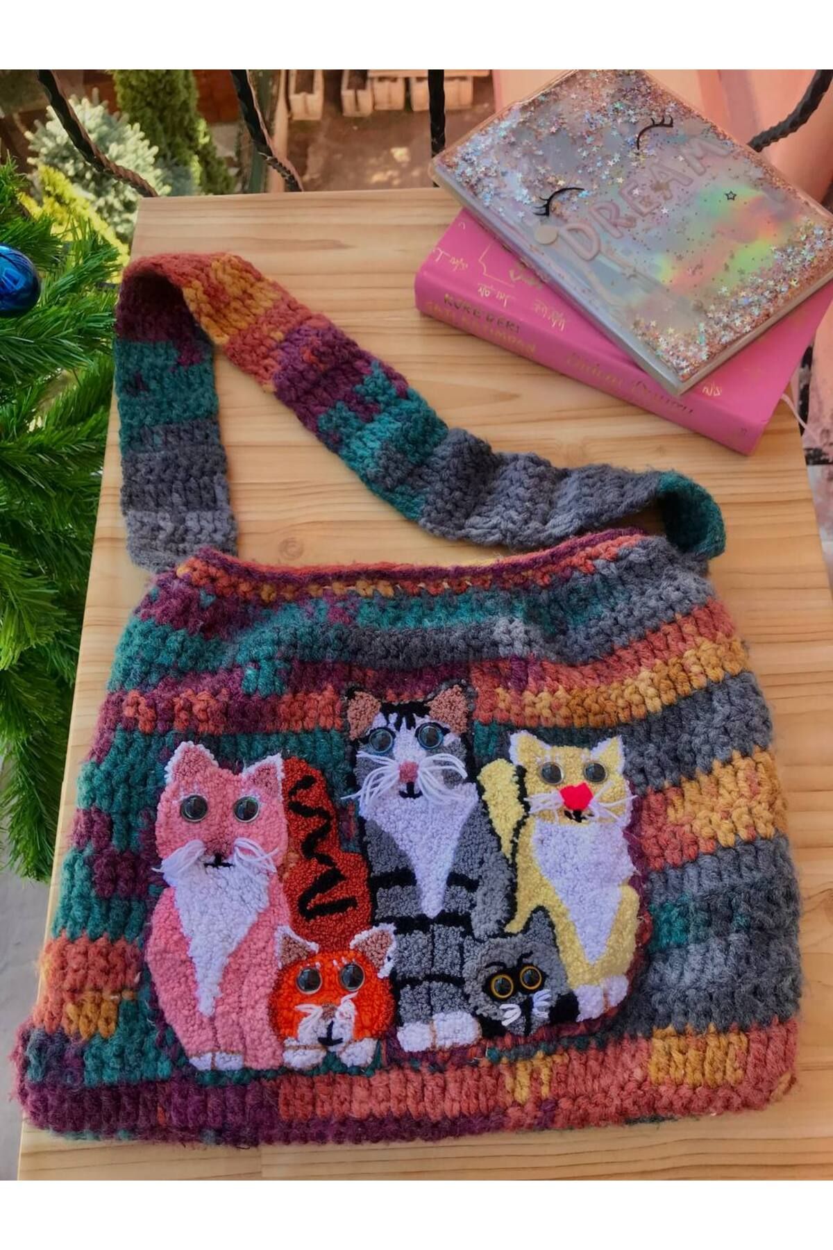 HanimLoop Kedi Figürlü Renkli Örgü Omuz Çantası