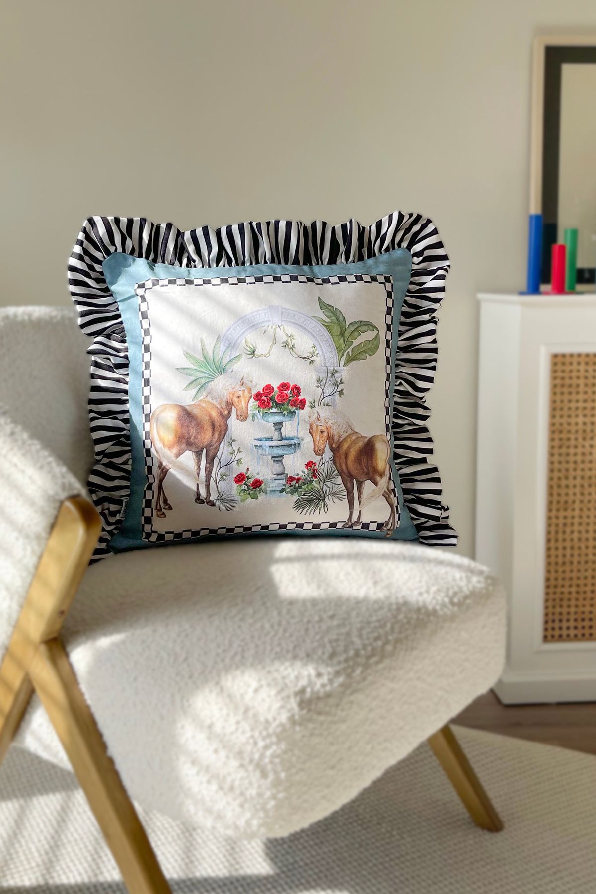 RİTMOHOME At Desenli Fırfırlı Vintage, Country, Iskandinav, Bohem 50x50 Dekoratif Yastık(İÇİ DOLGULU)