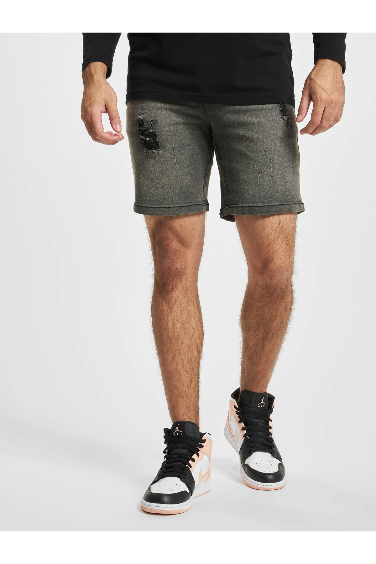 complete the look image