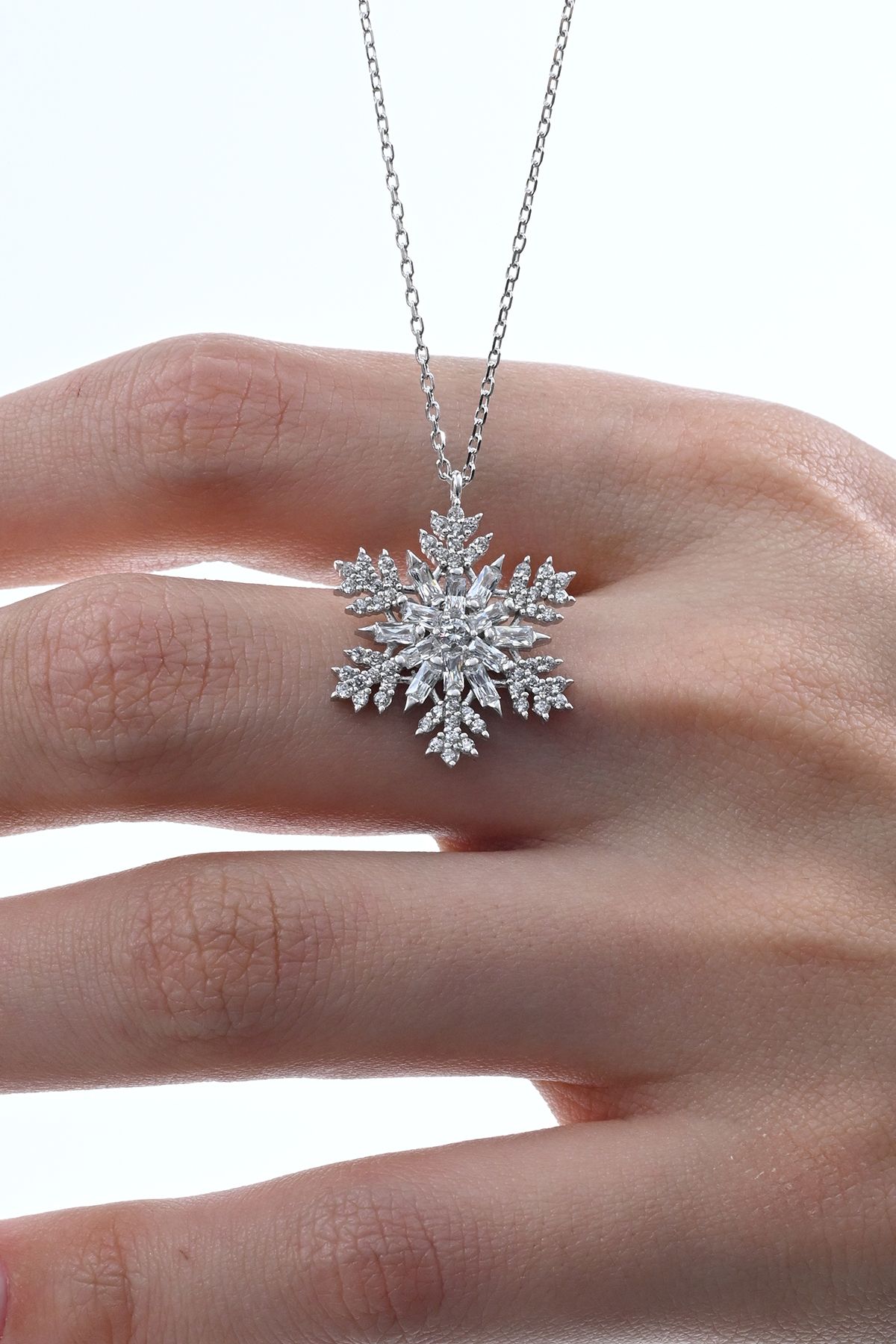jingle bells Pırlanta Montür Kartanesi 925 Ayar Gümüş Kolye Rodyum