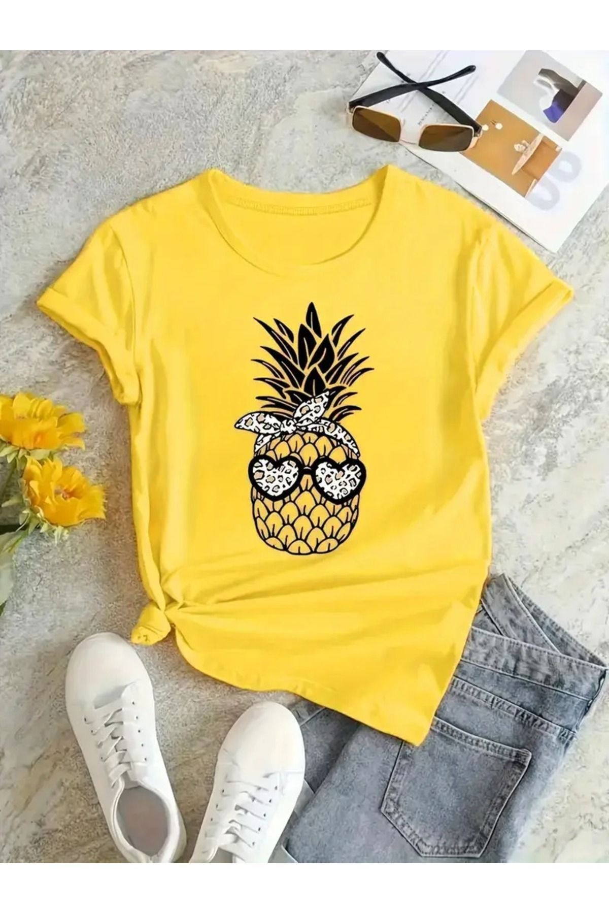 aynewmoda Kadın Parlak Sarı Ananas Baskılı Tişört - Kısa Kollu, Yuvarlak Yaka, Rahat ve Yıkanabilir