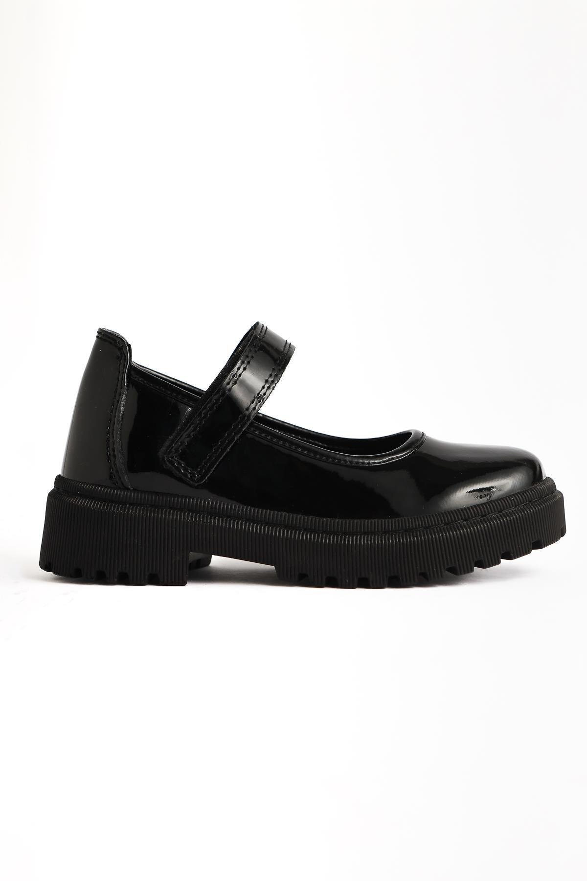 Limoya-Janina Black Patent Leather Velcro Detailed Daily Children's Shoes 1