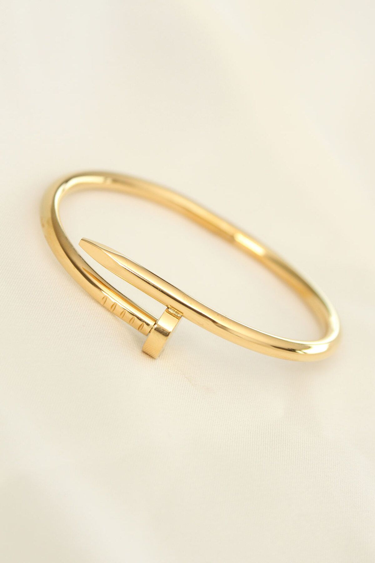 Clariss 316L Çelik Gold Renk Çivi Model Bileklik
