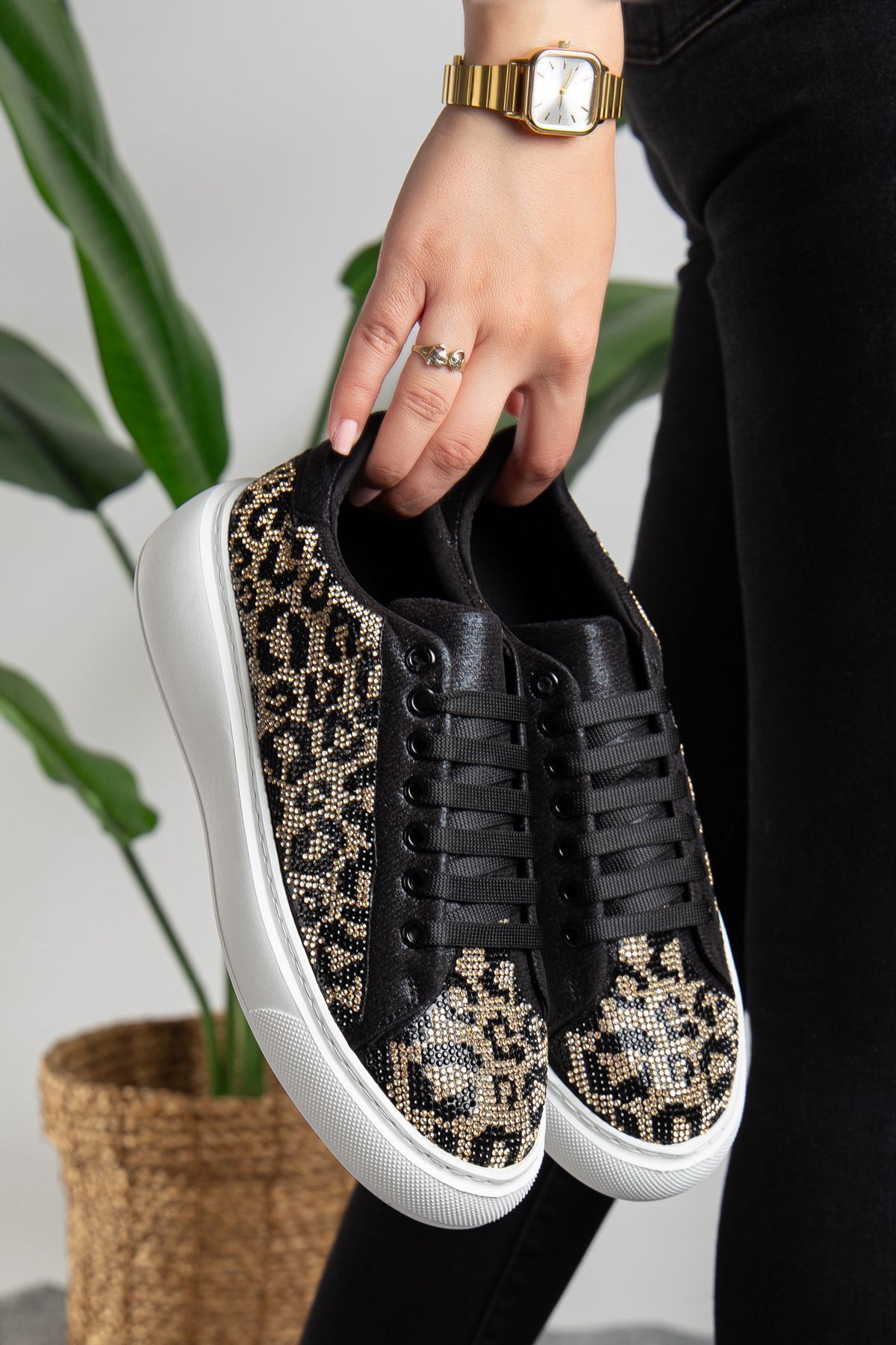TAYYAR SHOES Kadın Spor Taşlı Şık Görünümlü Rahat Ayakkabı