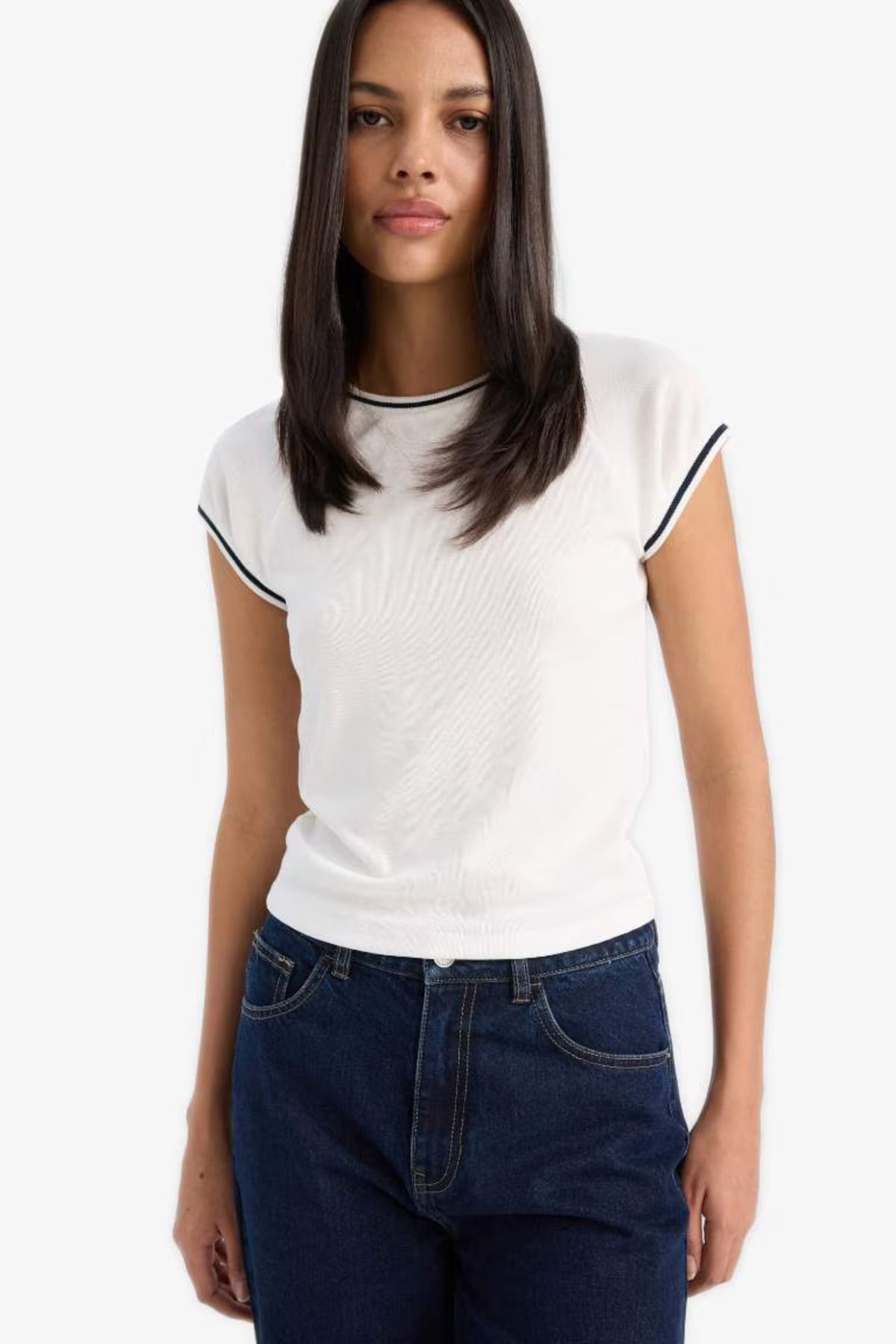 DeFacto Slim Fit Dar Kesim Bisiklet Yaka Ribana Kısa Kollu Tişört
