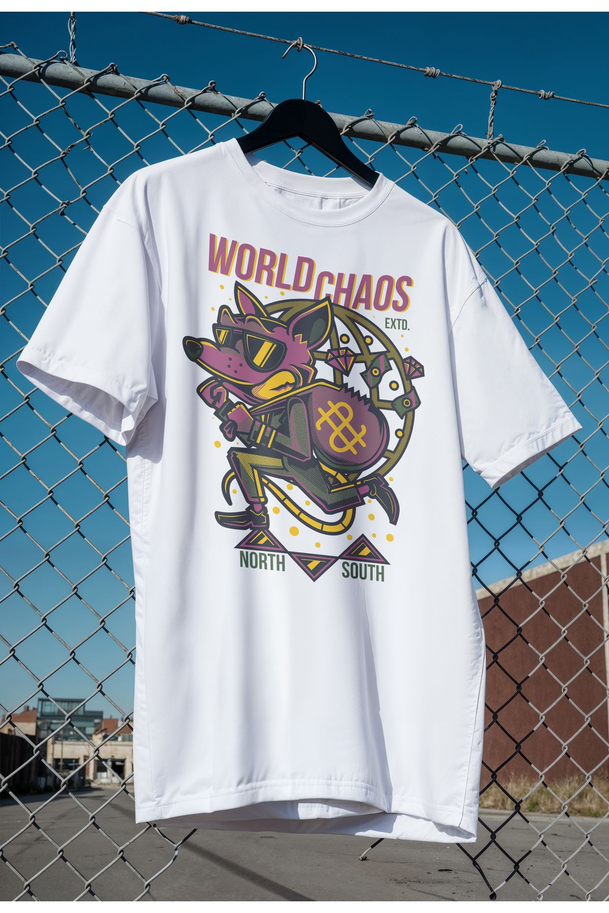 mooodcase Unisex Oversize Beyaz T-Shirt Bisiklet Yaka Kısa Kollu Pamuklu World Chaos Desenli