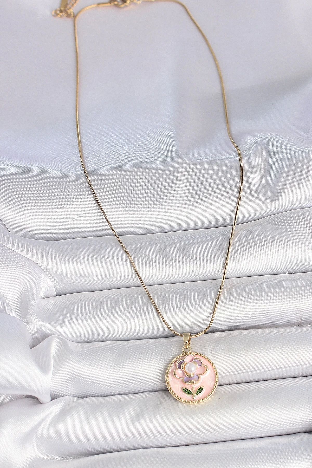 bamido 316l Çelik Gold Renk Zincir Pembe Çiçek İşlemeli İnci Detay Portre Model Kadın Kolye - Bamido