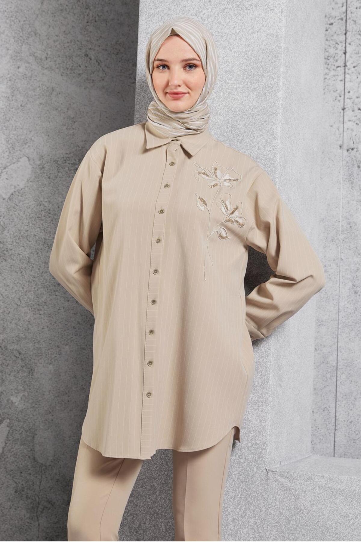 آلوینا تونیک راه راه گلدوزی شده ۴۵۰۴۸ آلوینا تونیک راه راه گلدوزی شده ۴۵۰۴۸