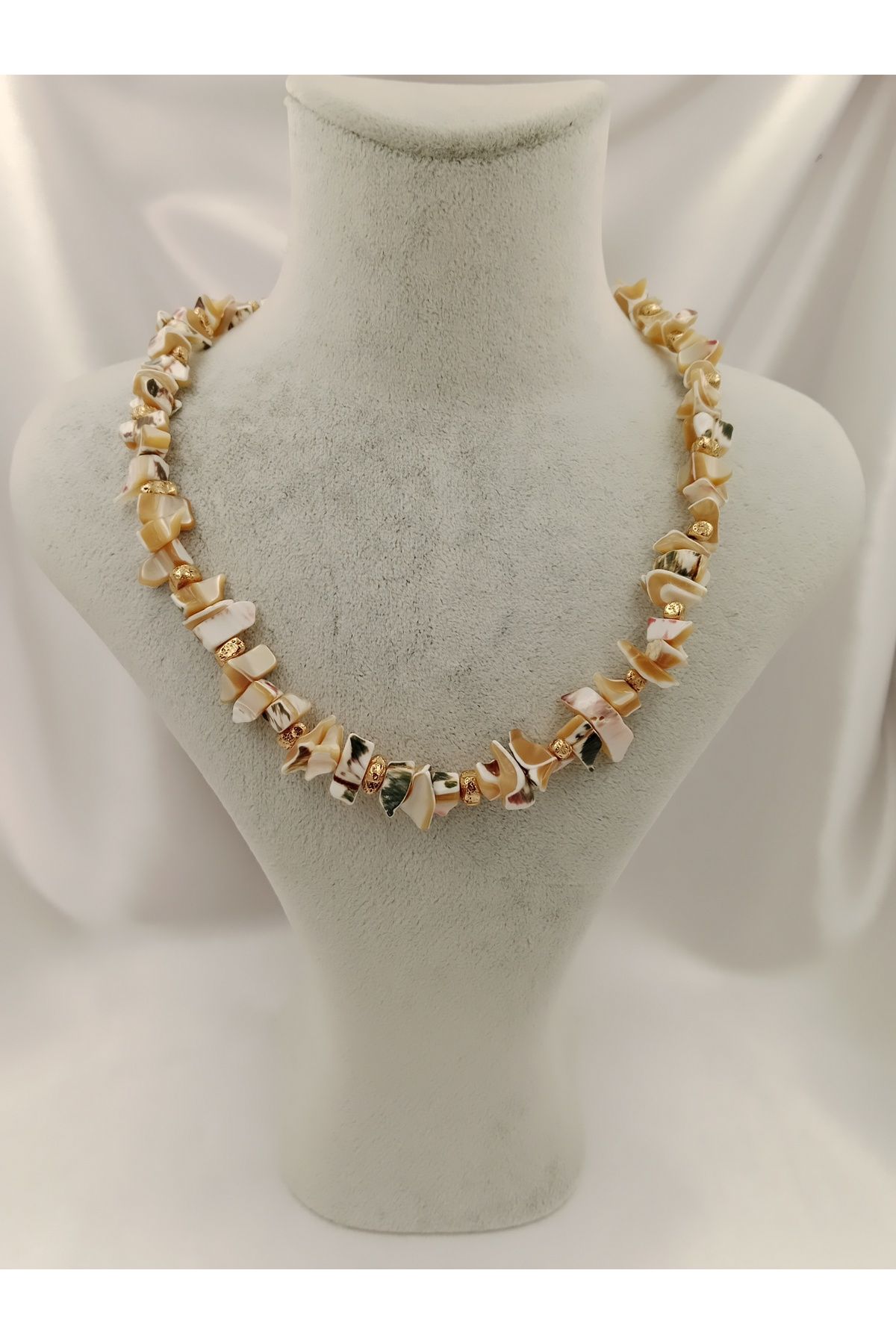 Joyful Accessories By Neşe San Toprak Tonlarında Kabuk Tasarım Kolye