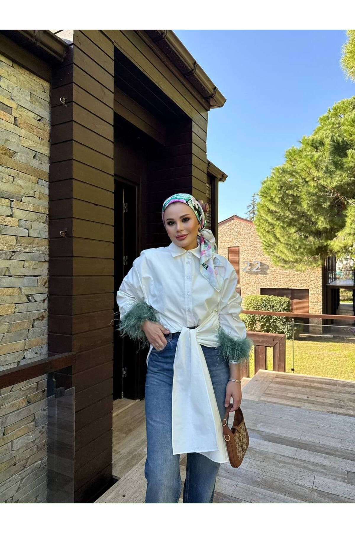 dilara kavasoğlu butik KADIN BELİ KUŞAKLI KOLLARI OTRİŞ DETAYLI GÖMLEK