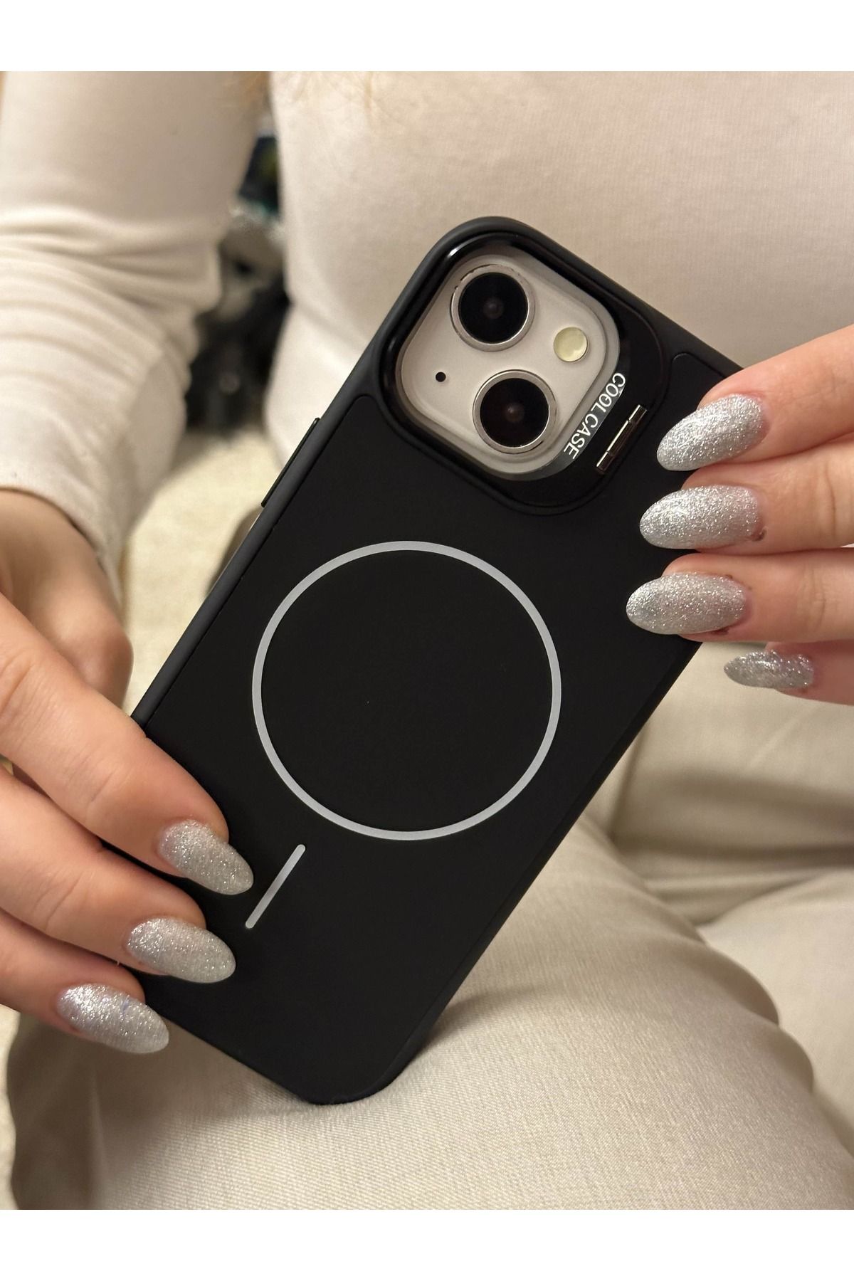 Paladyum Case iPhone 15 Uyumlu İnce MagSafe Çizgili Metal Kamera Çerçeve Standlı Siyah Kılıf
