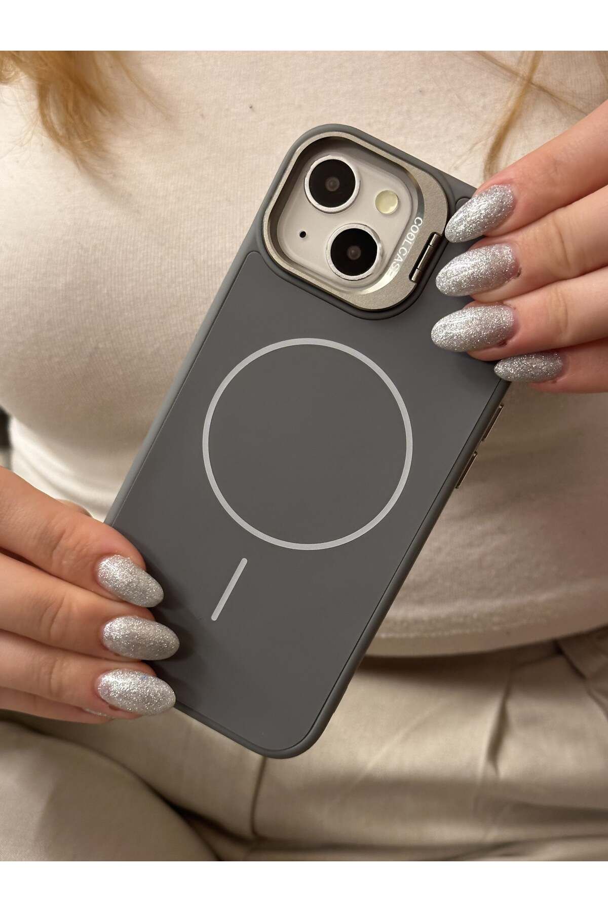 Paladyum Case iPhone 13 Ve 14 Uyumlu İnce MagSafe Çizgili Metal Kamera Çerçeve Standlı Gri Kılıf