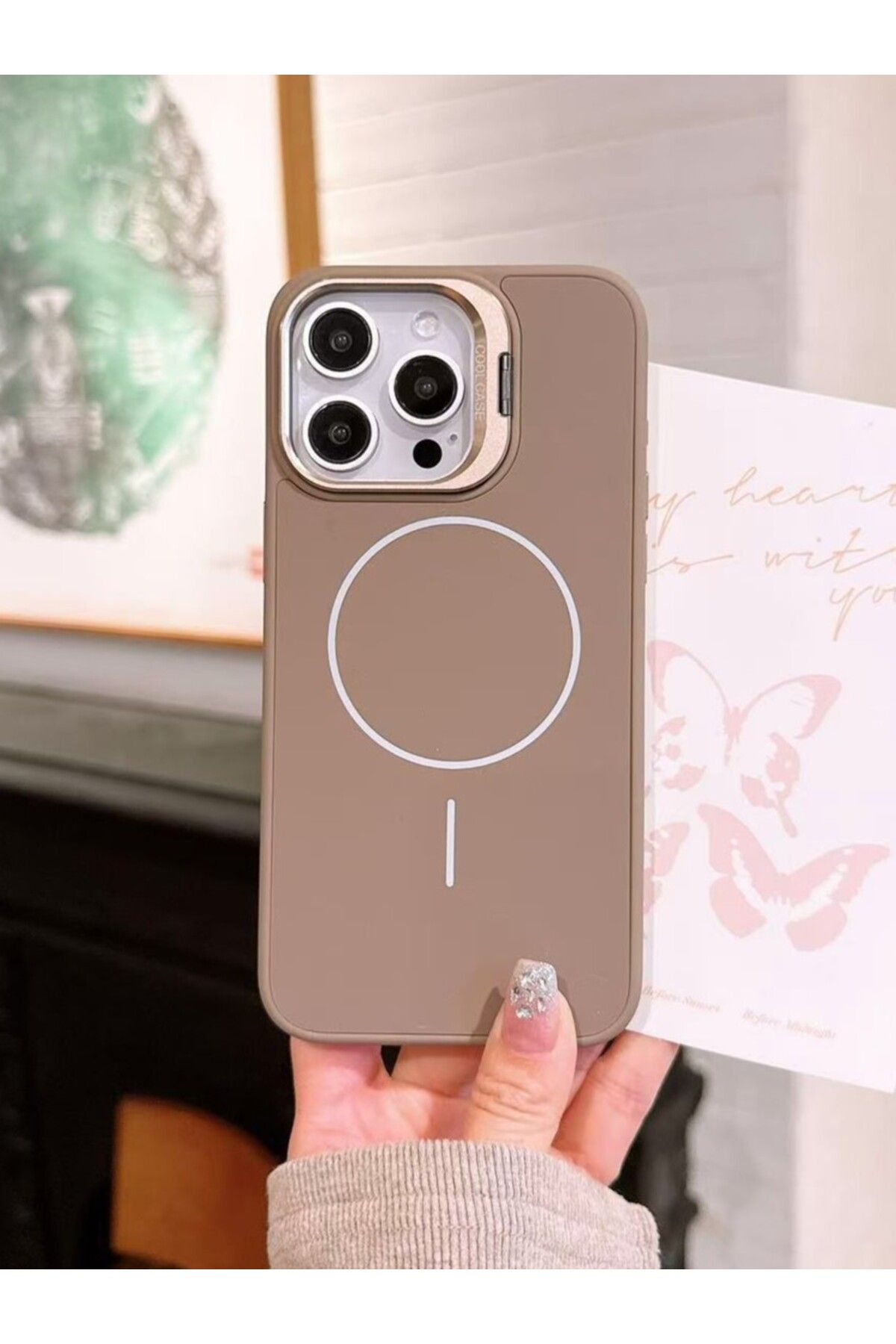 Paladyum Case iPhone 16 Pro Uyumlu İnce MagSafe Çizgili Metal Kamera Çerçeve Standlı Çöl Titanyum Kılıf