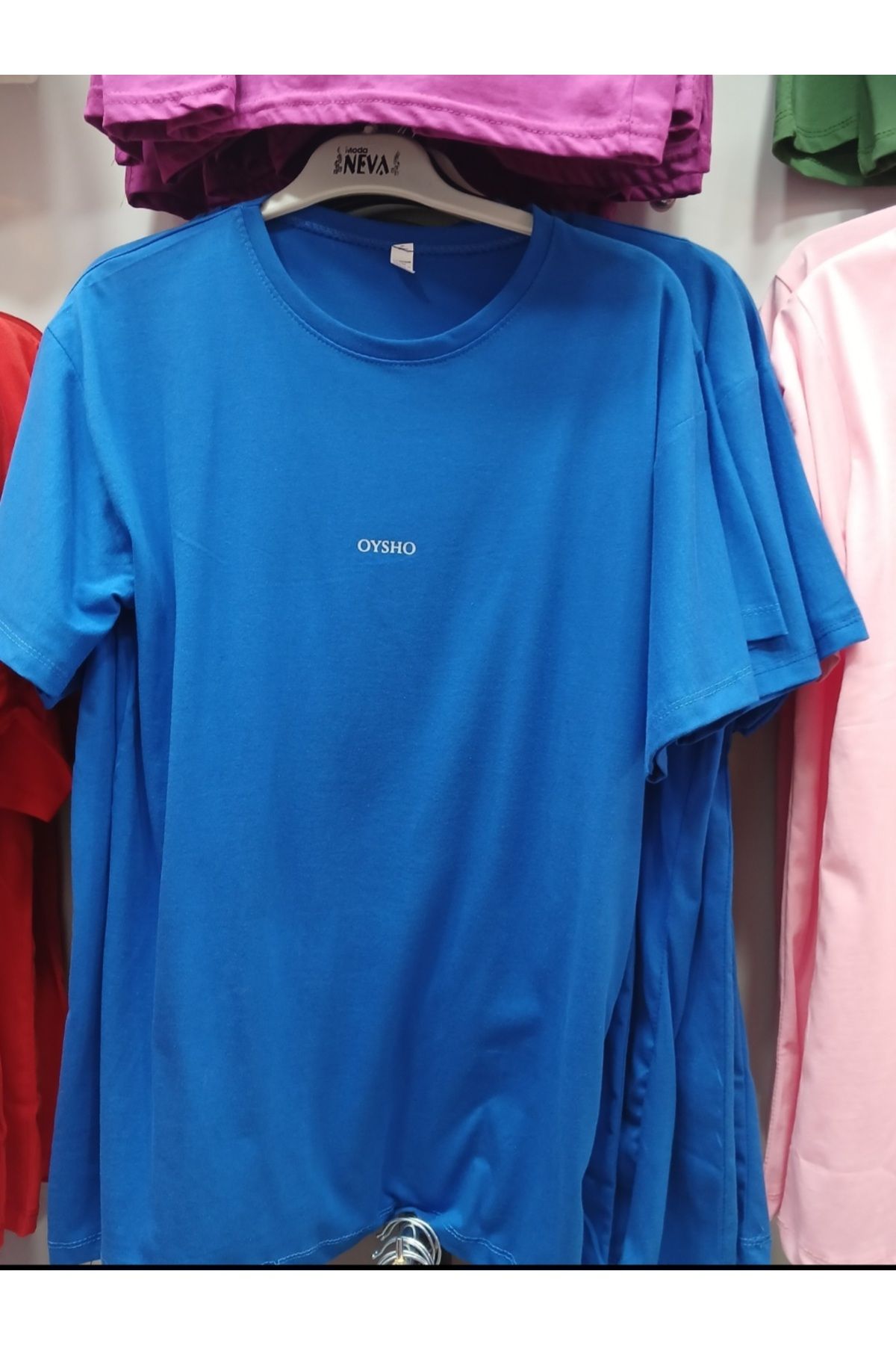 shop T-shirt