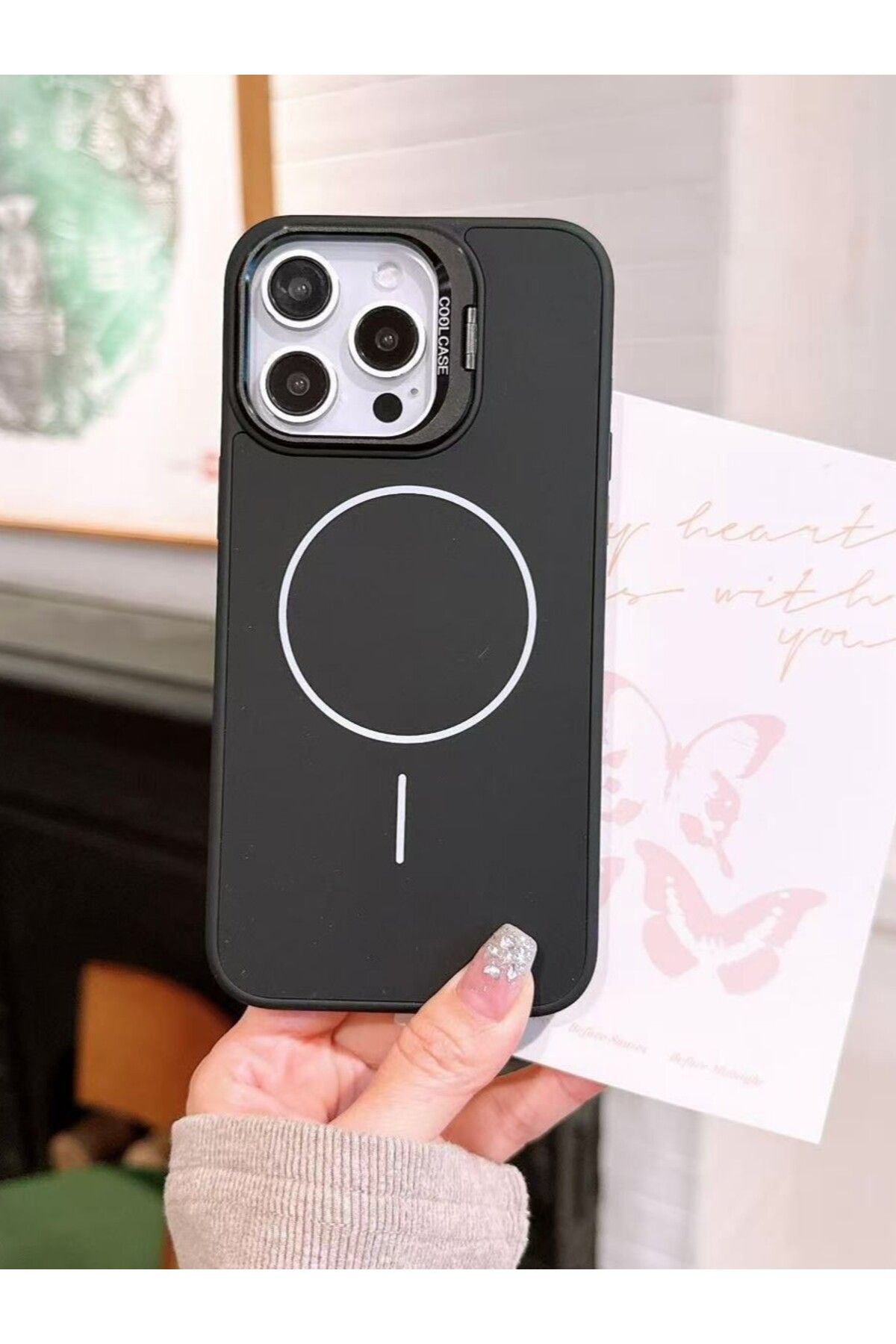 Paladyum Case iPhone 16 Pro Uyumlu İnce MagSafe Çizgili Metal Kamera Çerçeve Standlı Siyah Kılıf