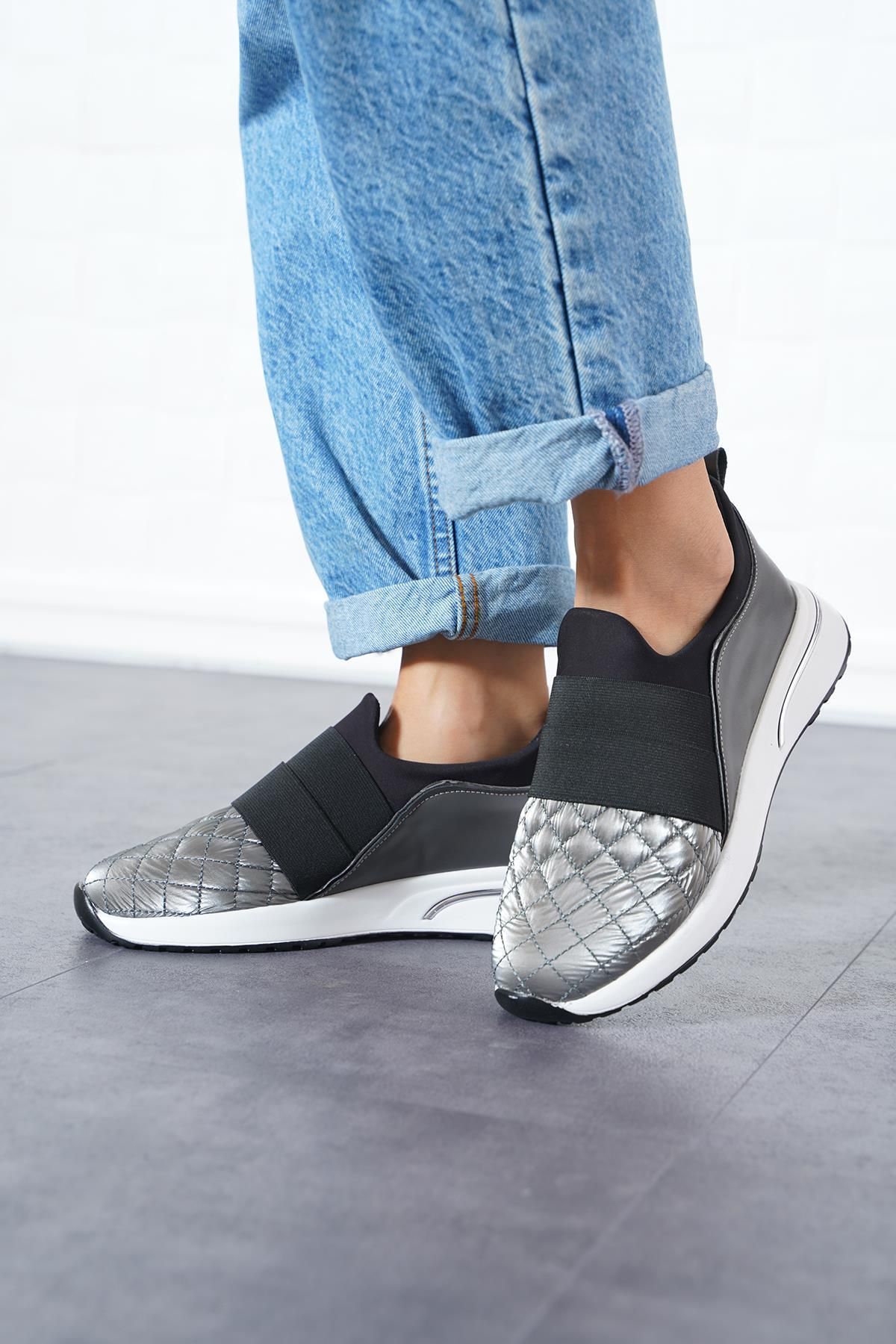 Moda Pie Nertye Capitone Geniş Lastikli Kadın Spor Ayakkabı Platin
