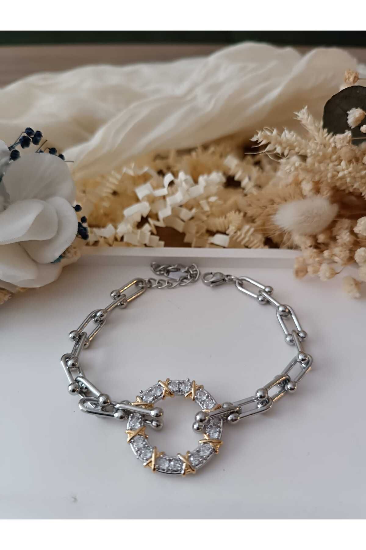 Çelik Silver halka detay zirkon taşlı bileklik