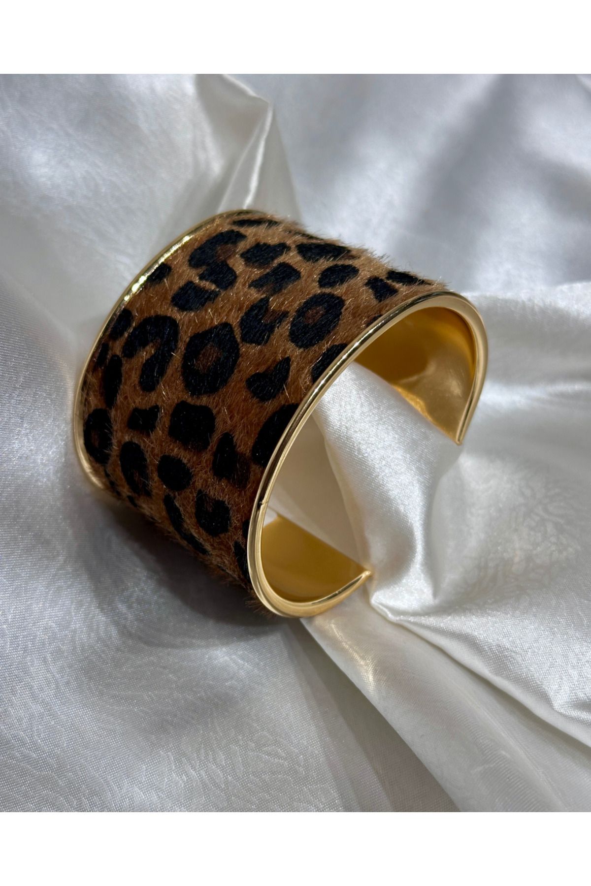 Aylis Takı Tasarım 316L Çelik Gold Leopar Desenli Kelepçe Bilezik