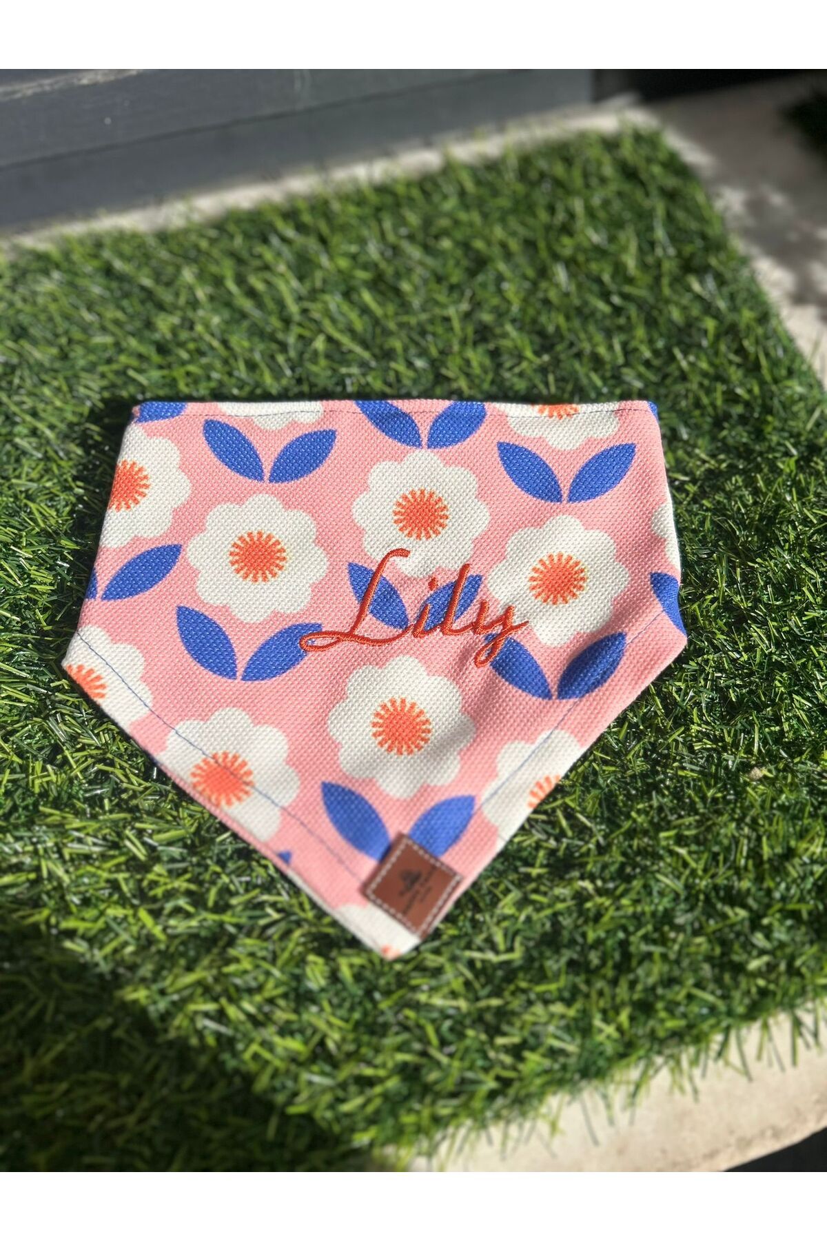 Celenia Store İsme Özel Nakışlı Çiçek Desenli Pet Bandana