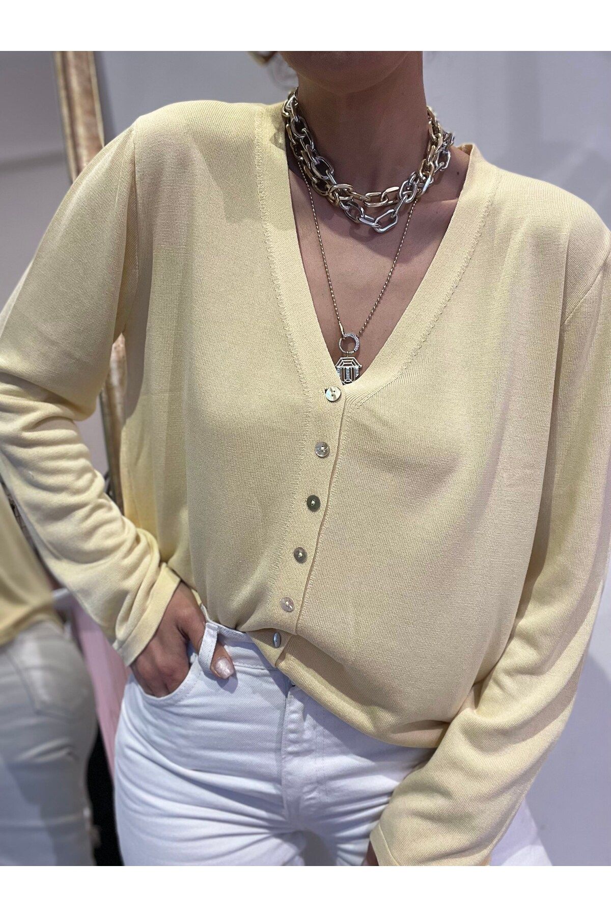 Butik Kadın, Önden Düğmeli, V Yaka, %100 Viscose, Uzun Kollu, Triko, Hırka