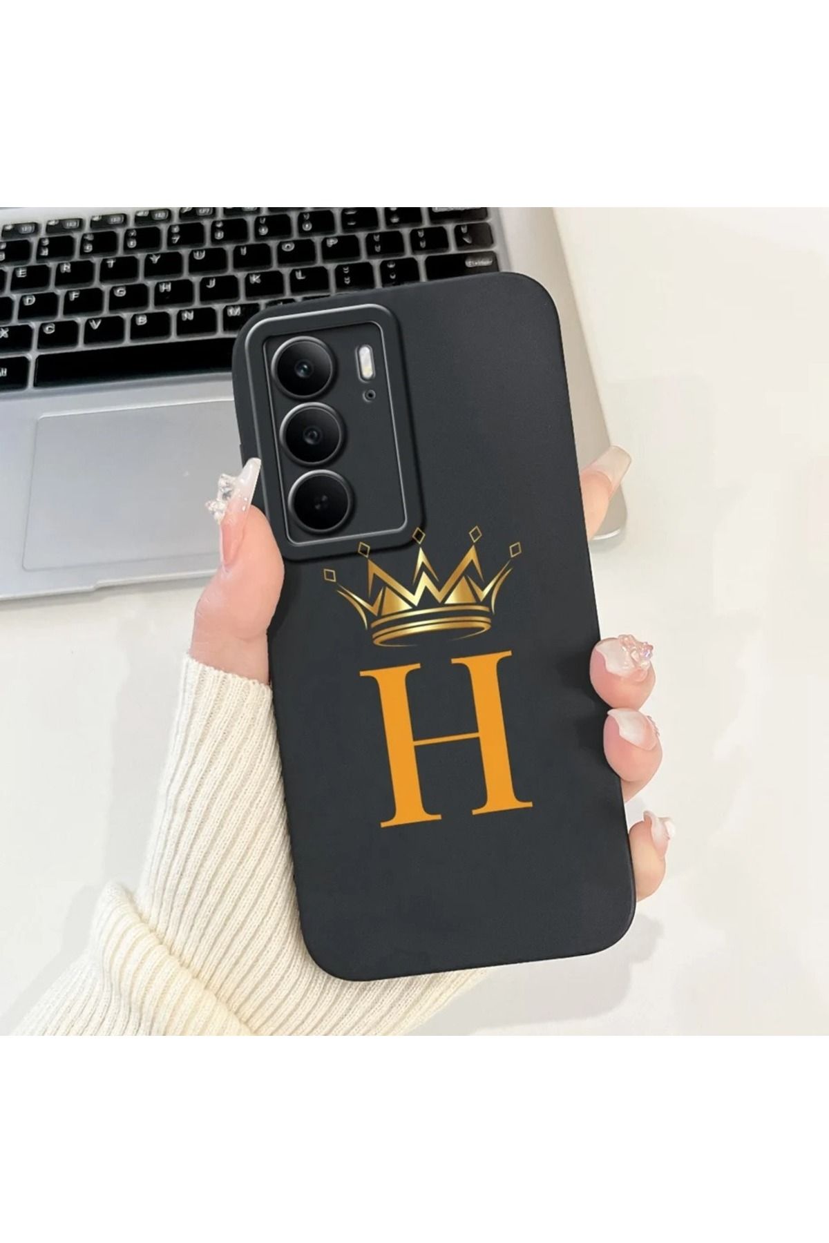 Rotaks Realme C75 Uyumlu Harfli Taç Baskılı Kişiye Özel Silikon Telefon Kılıfı - H