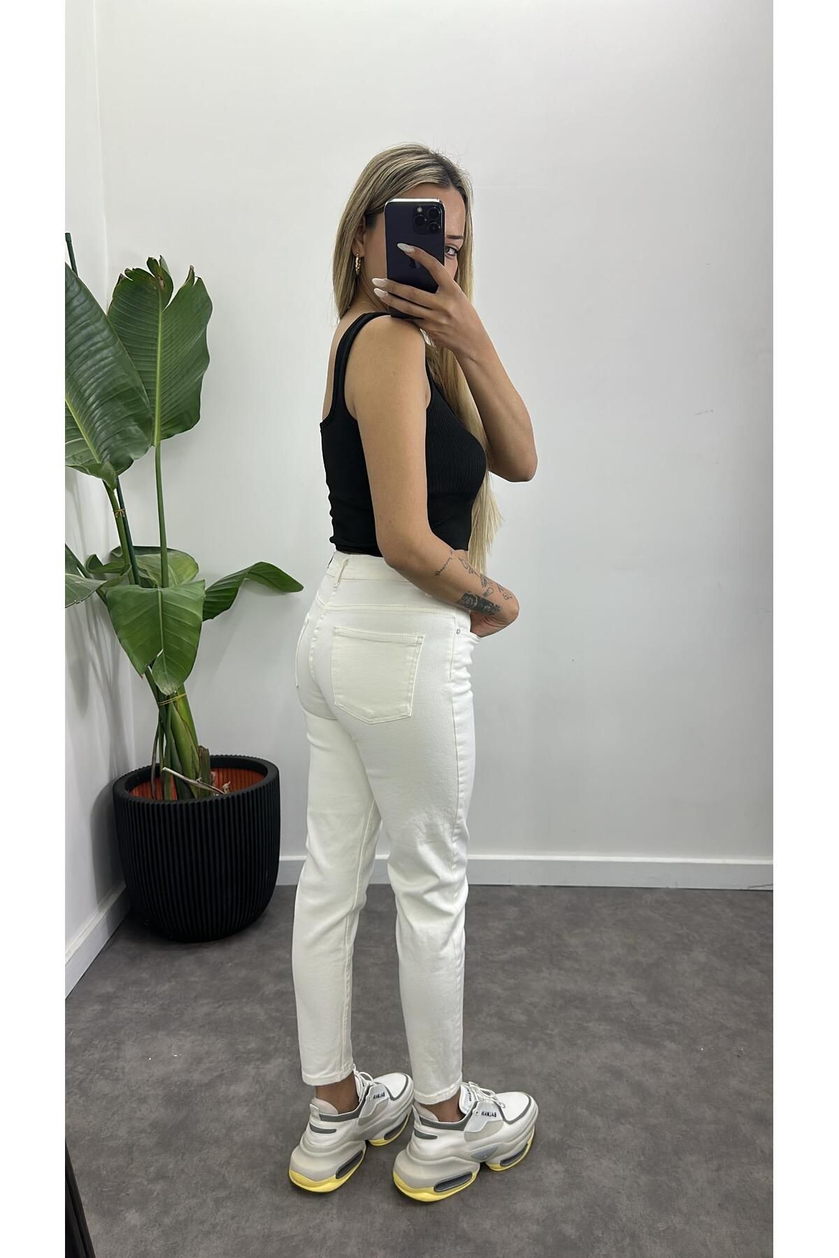Acar Boutique Slim Boyfriend