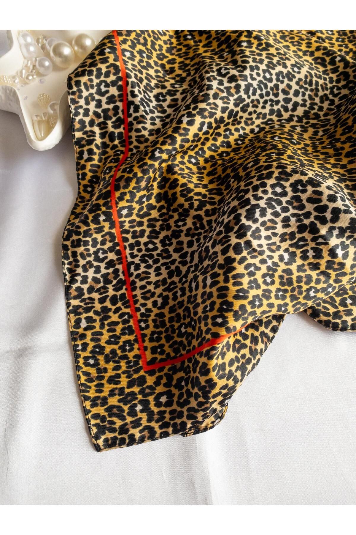 BeuBella Aksesuar BeuBella Leopar Desenli Saten Fular – 55x55 cm – Boyun, Saç, Çanta Aksesuarı & Stil Dokunuşu