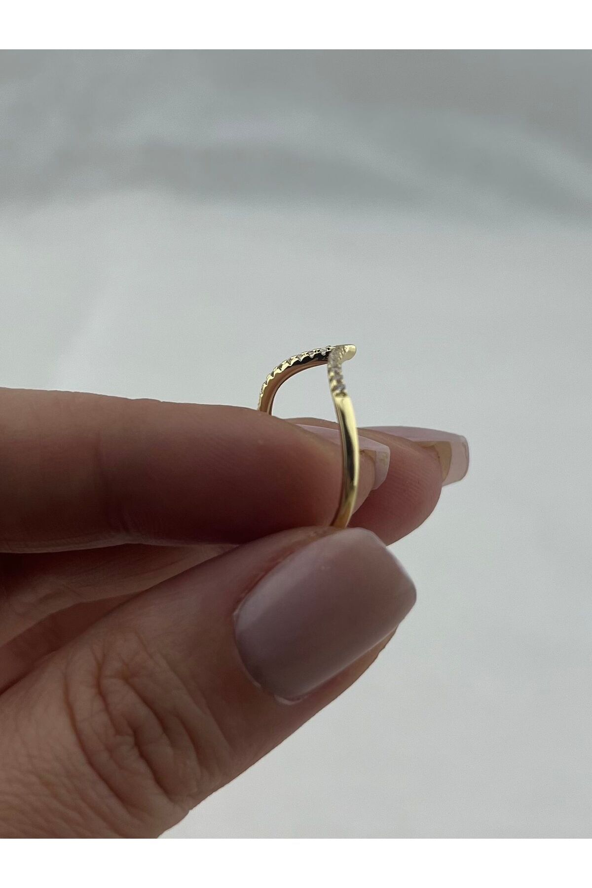 Venom Boutique Bijouterie Accessory Minimal Zirkon Taş Detaylı Altın Renk Ayarlanabilir Yüzük
