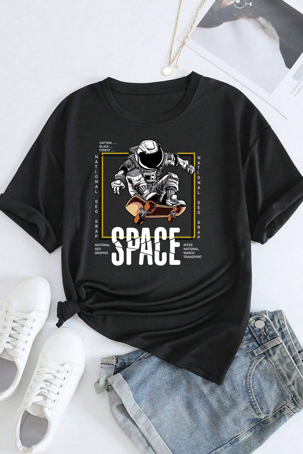 qavnas Unisex Space Baskılı Rahat Kesim Siyah T-Shirt