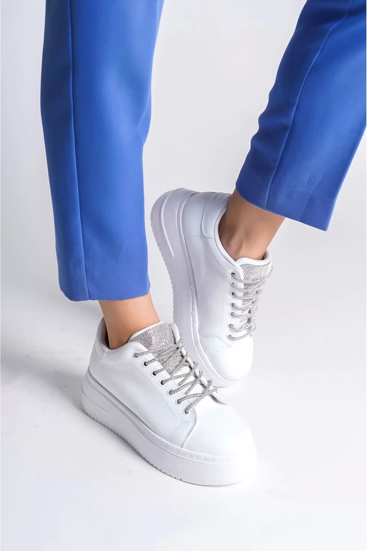 BİCANS DELLA Bağcıklı Ortopedik Taban Taşlı Kadın Sneaker Spor Ayakkabı BT - Beyaz