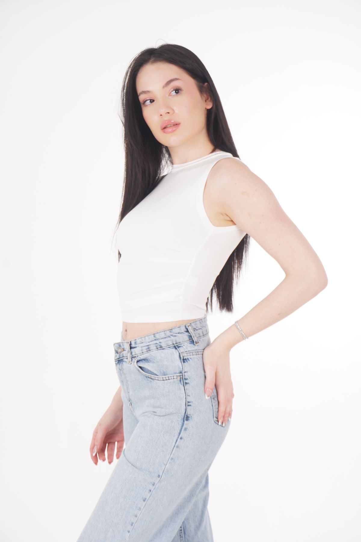 CHAURA-Gathered Sleeveless Crop Blouse 5