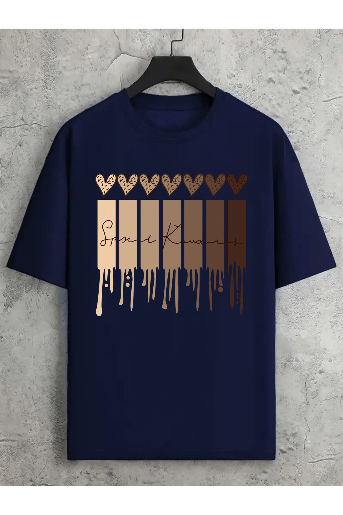 qavnas Unisex Leopar Desenli Kalp Baskılı Rahat Kesim Lacivert T-Shirt