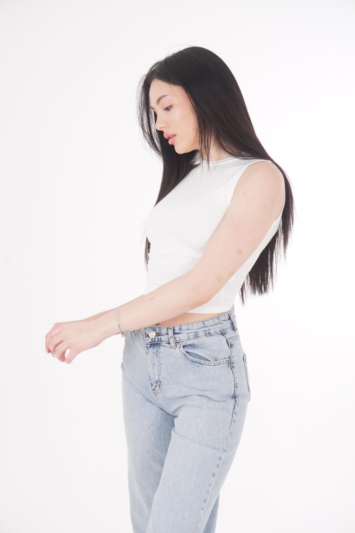 CHAURA-Gathered Sleeveless Crop Blouse 3