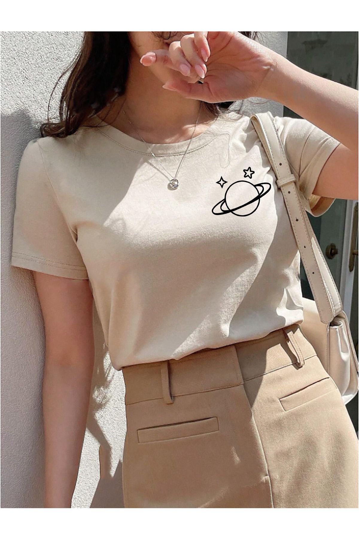 qavnas Unisex Satürn Baskılı Rahat Kesim Bej T-Shirt