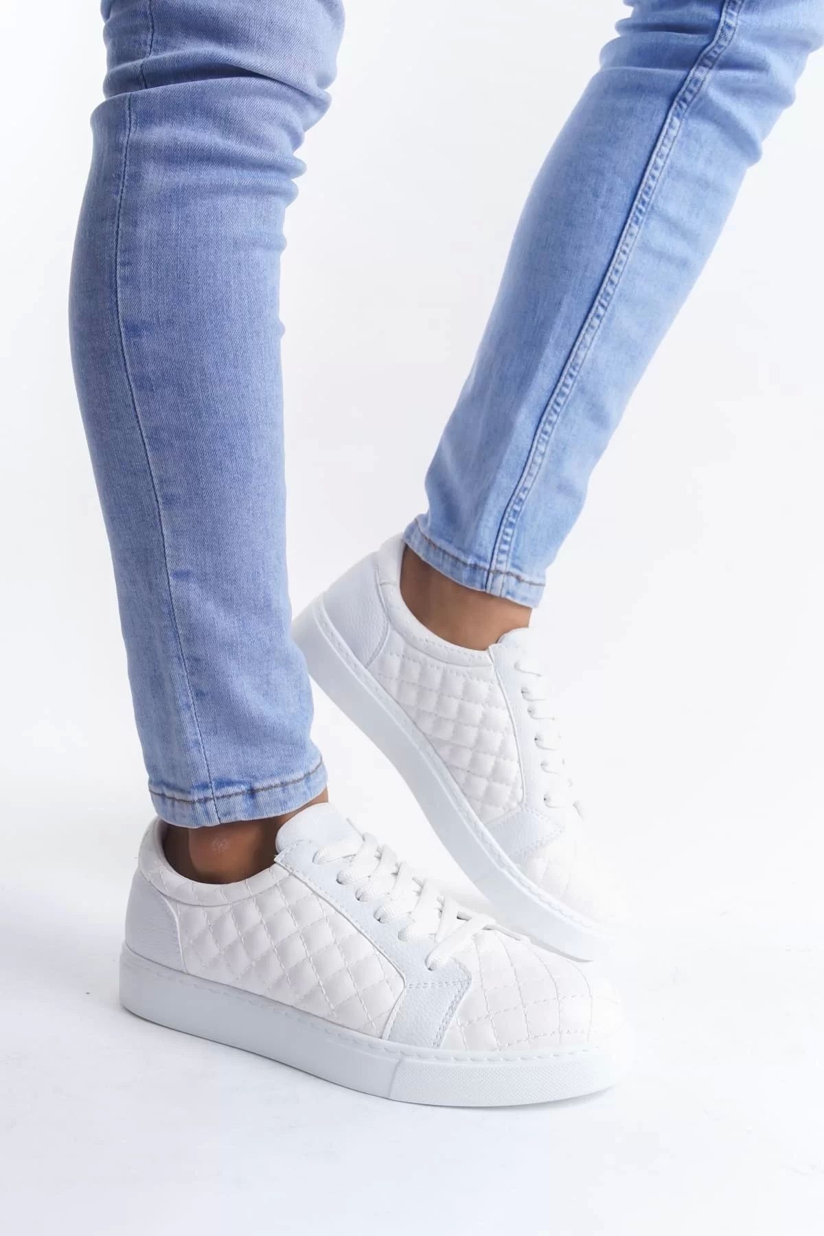 BİCANS SLW166 Prestige Bağcıklı Cilt Kapitone Desenli Erkek Günlük Sneaker Ayakkabı CBT - Beyaz