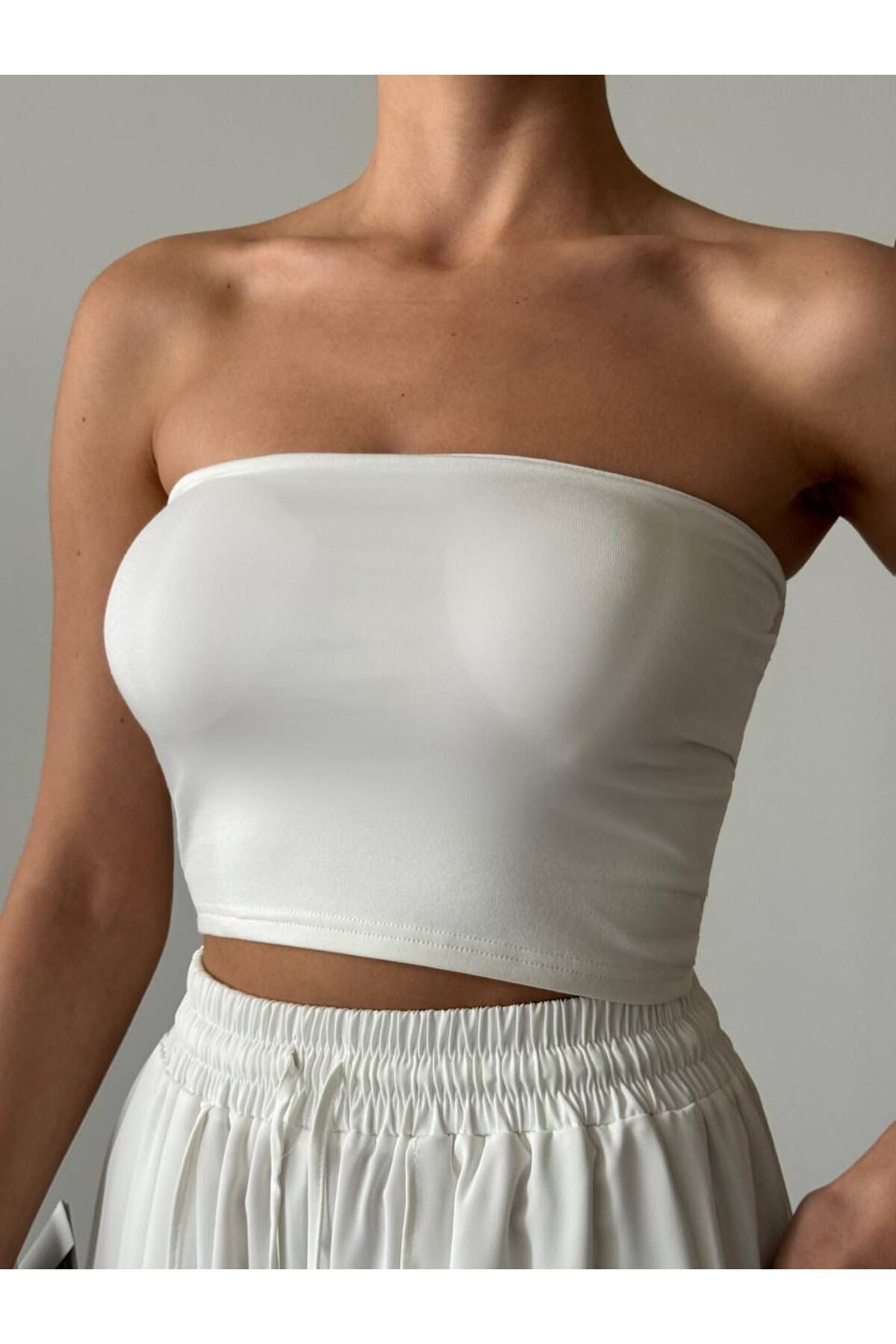 disponible Göğüs Dolgulu Kadın Beyaz Straplez Crop Bluz