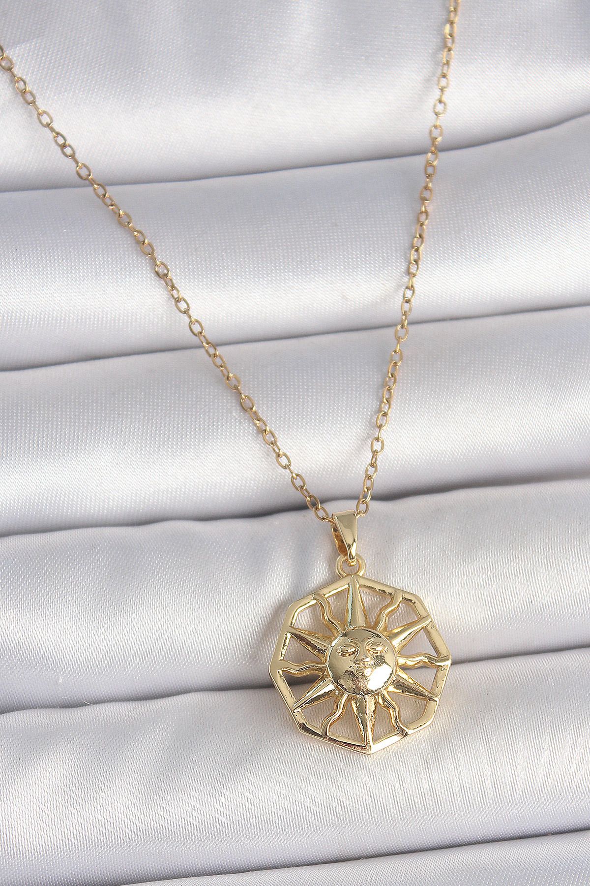 MELFSHOP 316L Çelik Gold Renk Zincir İşlemeli Güneş Model Kadın Kolye