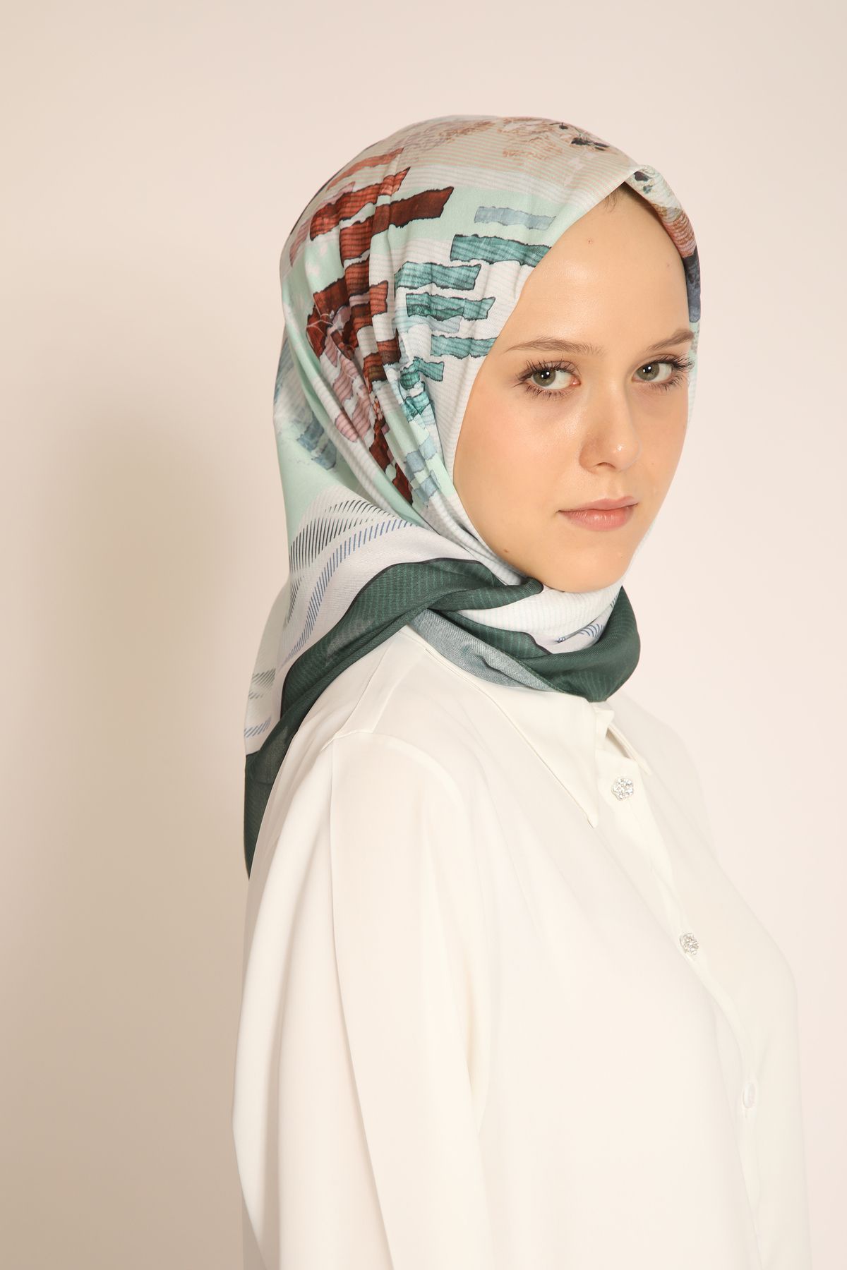 BERCHEM SCARF Mint Yeşili Modern Desenli Kadın Soft Eşarp – Şık ve Rahat Kullanımlı Soft Eşarp Modeli