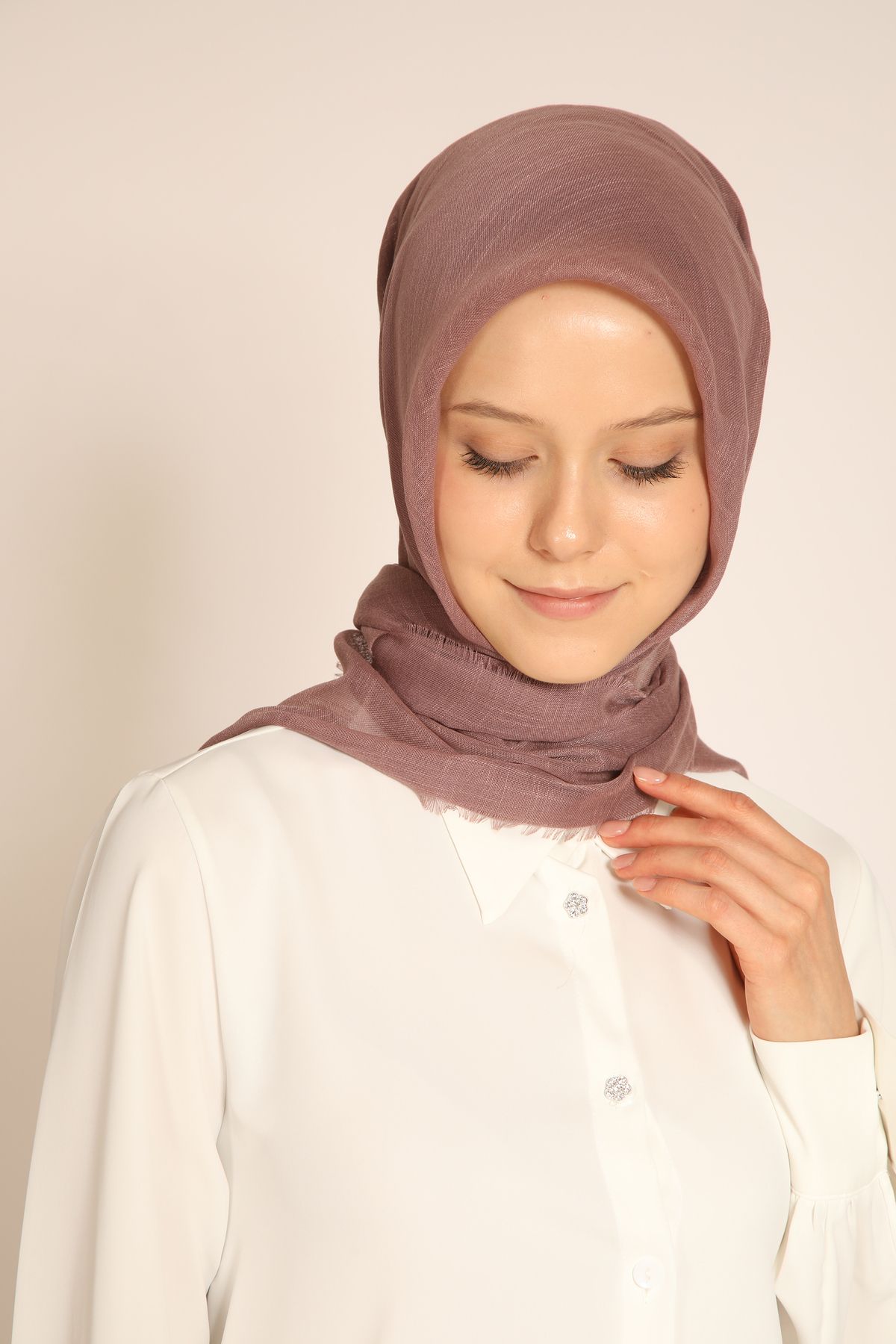 BERCHEM SCARF Flamlı Pamuklu Düz Renk Soft Eşarp – Terletmeyen, Kaymaz, Mevsimlik Rahat Kullanım
