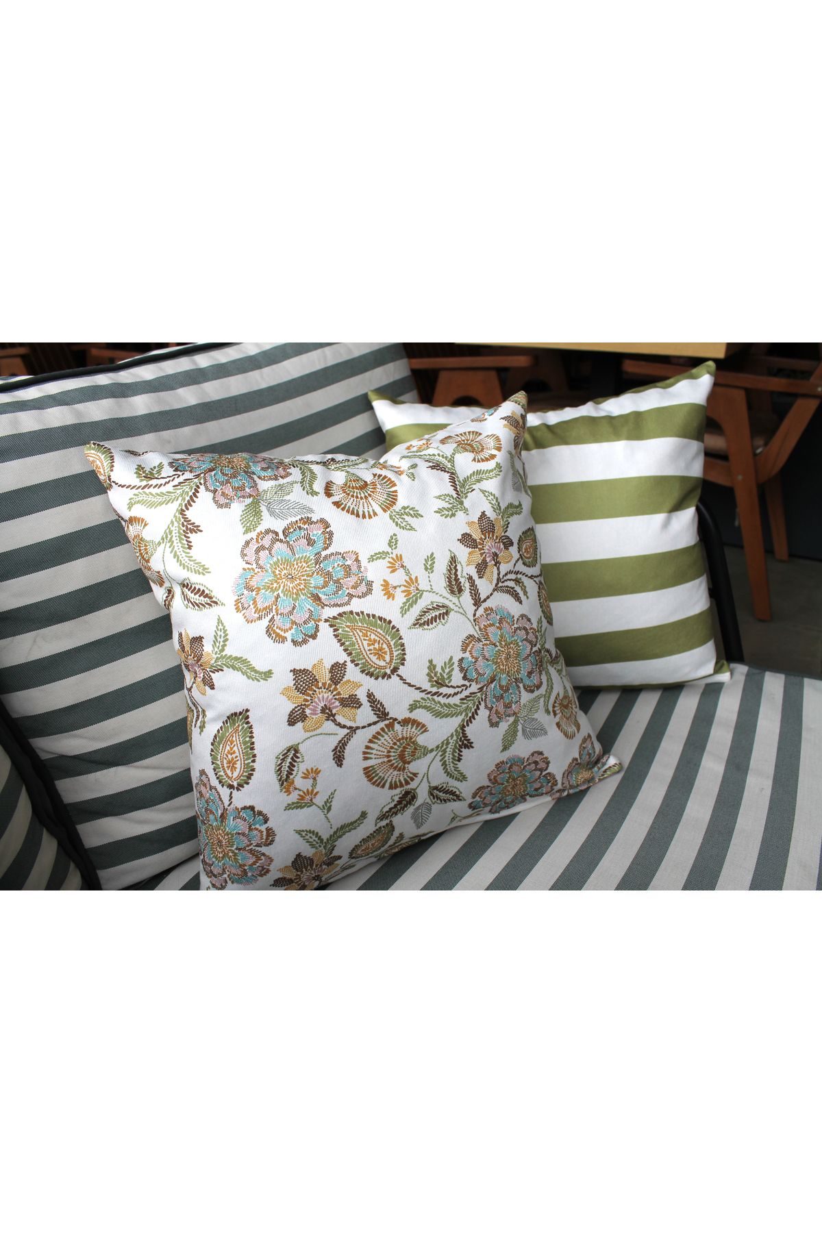cuboo home Çizgili ve vintagr Temalı Dijital Baskılı Hediyelik 2li Kırlent Yastık Kılıfı Seti 43x43cm