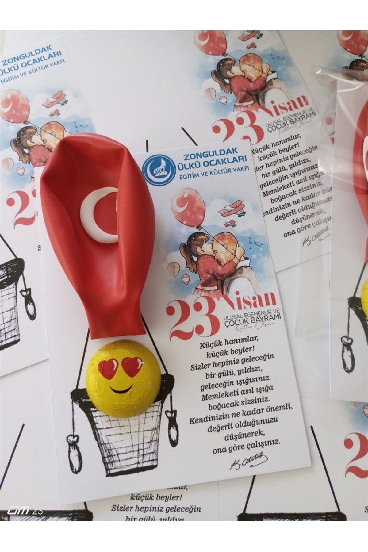 HediyeBigi FARKLI AVM 23 Nisan Hediyesi Kurumsal Hediye Balon ve Çikolata Çocuk Hediyesi (10 ADET)