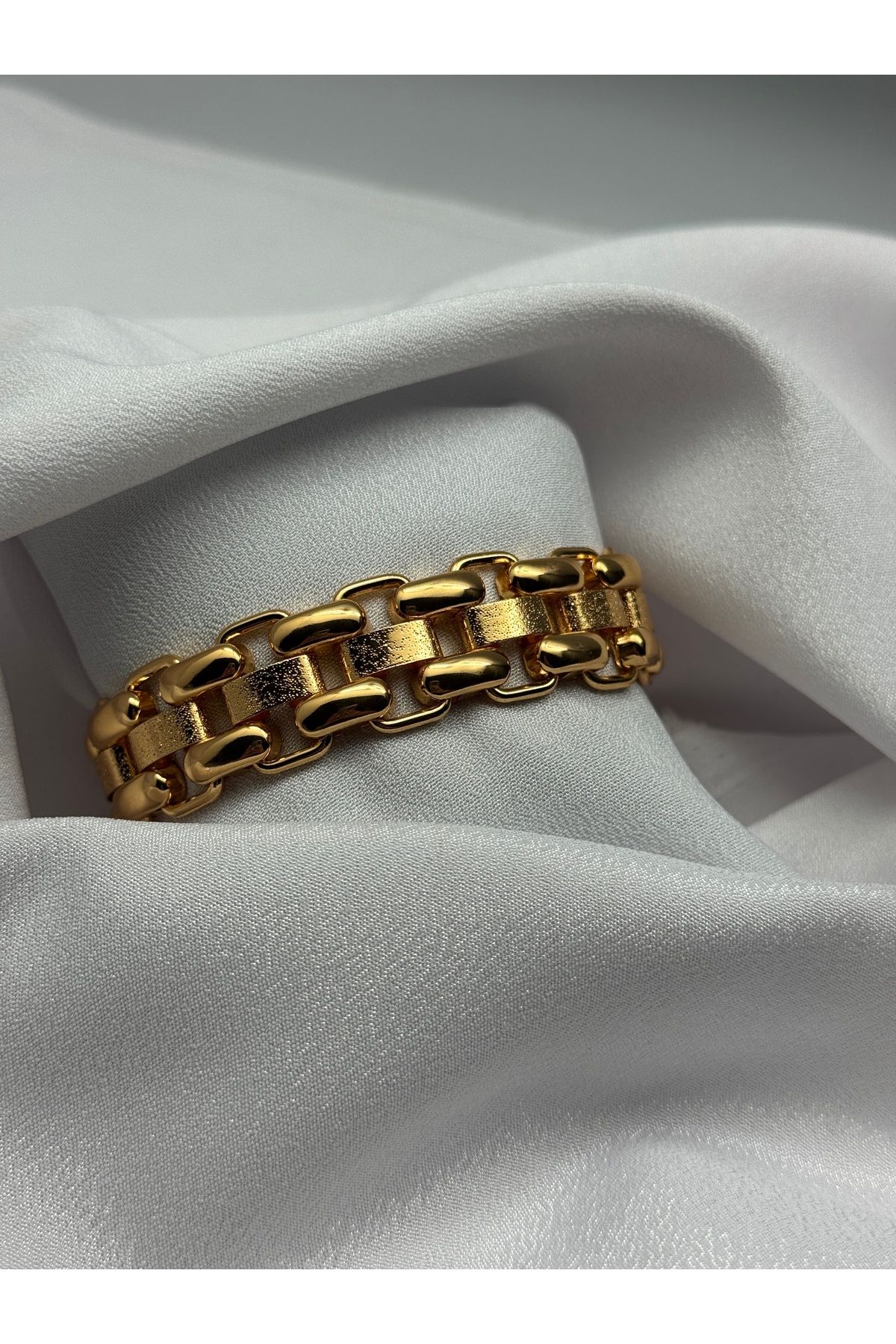 HADRA ACCESSORİES 22K Rengi Sarı Altın Kaplama İç İçe Geçmeli Halka Model Bileklik