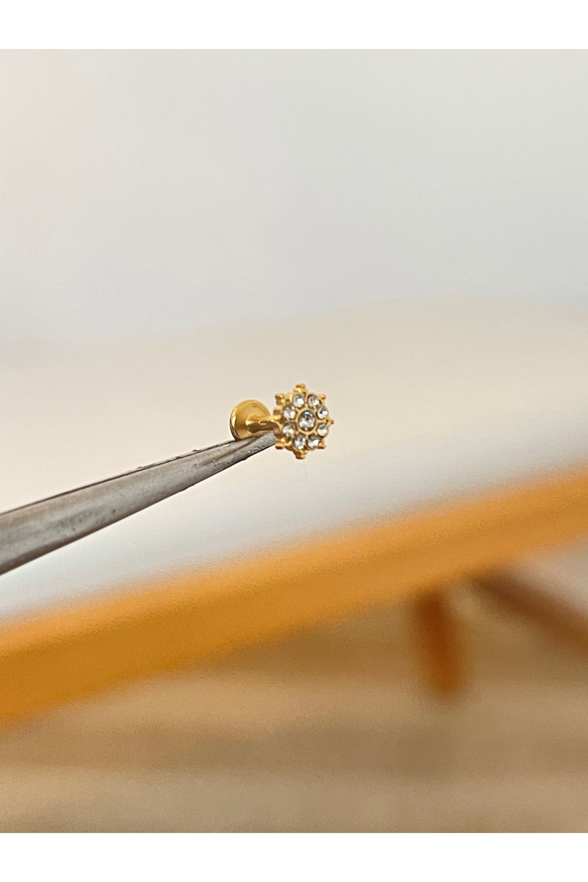 Rupen Kraft 316 L Cerrahi Çelik Güneş Modeli Zirkon Taşlı Kıkırdak Dudak Helix Tragus Piercingi